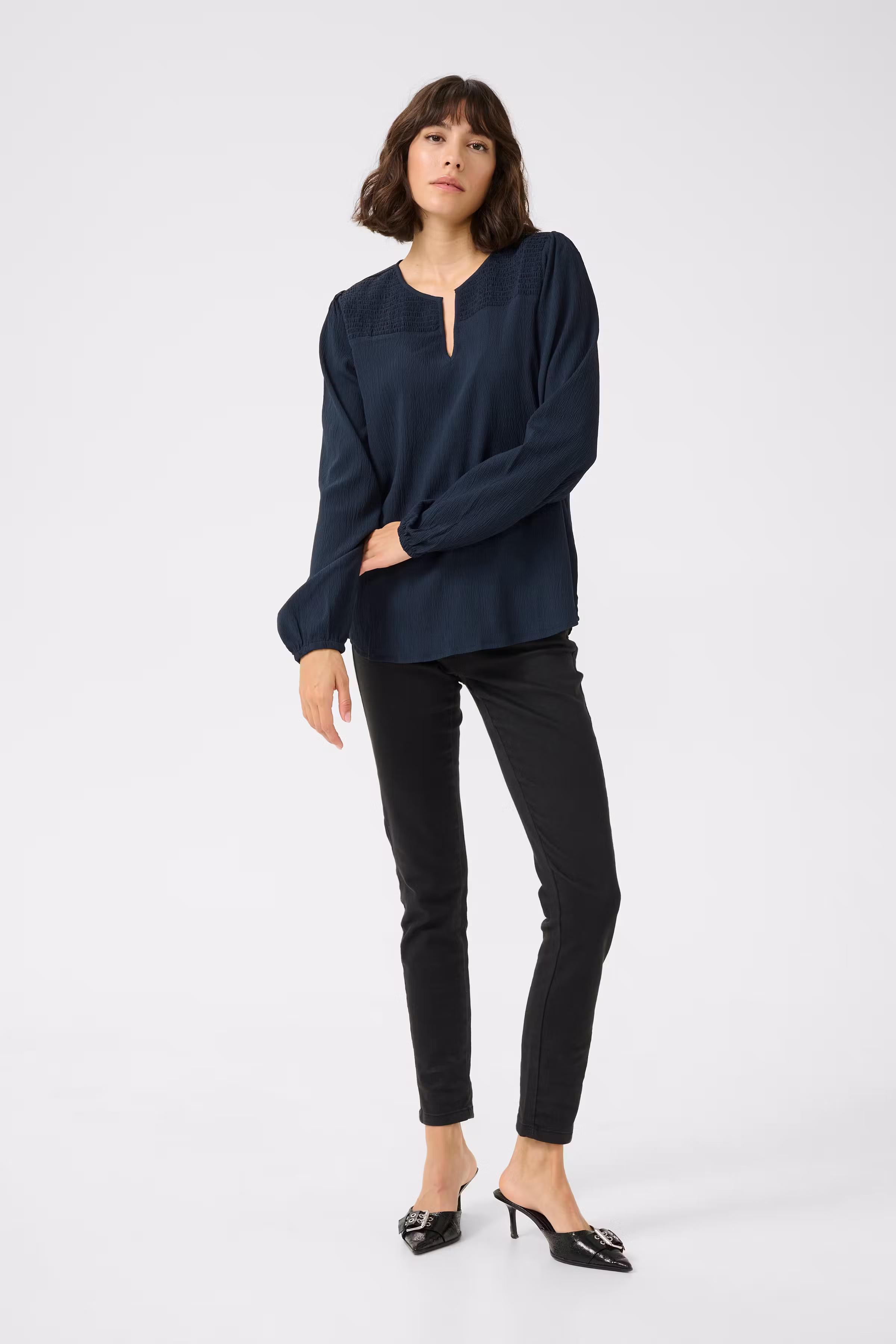 KAlinda Bluse LOOKBOOK FRONT 10510204-194020