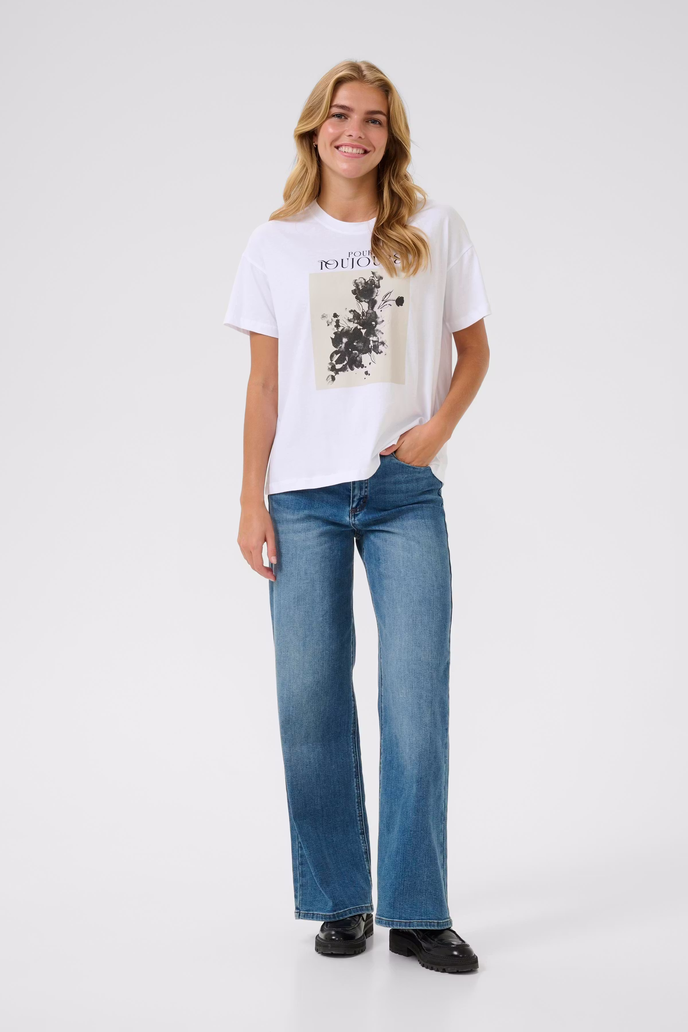 KAvivie T-shirt LOOKBOOK FRONT 10510215-107790