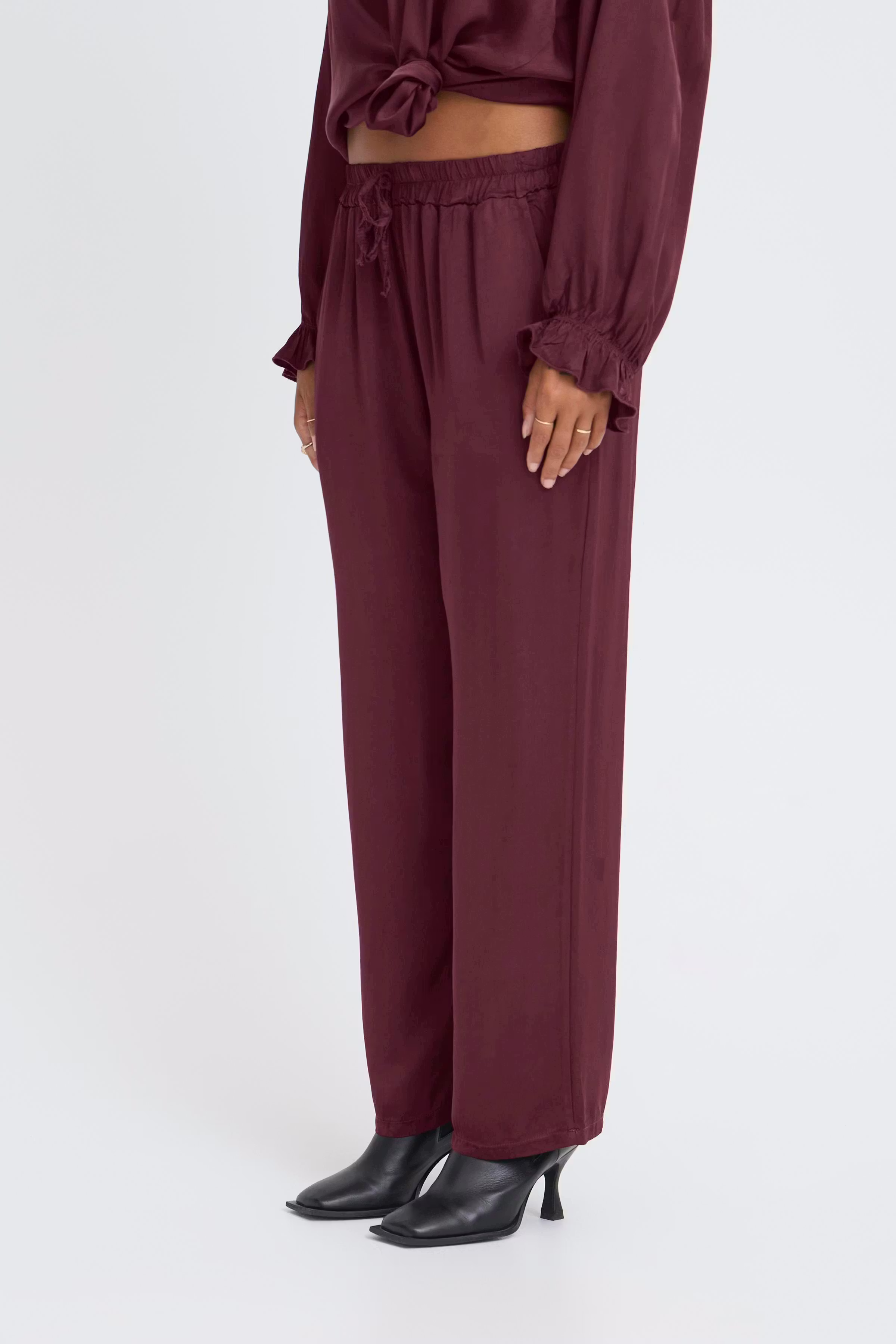 SBOLIVIA Bukser LOOKBOOK FRONT 22101107-191724