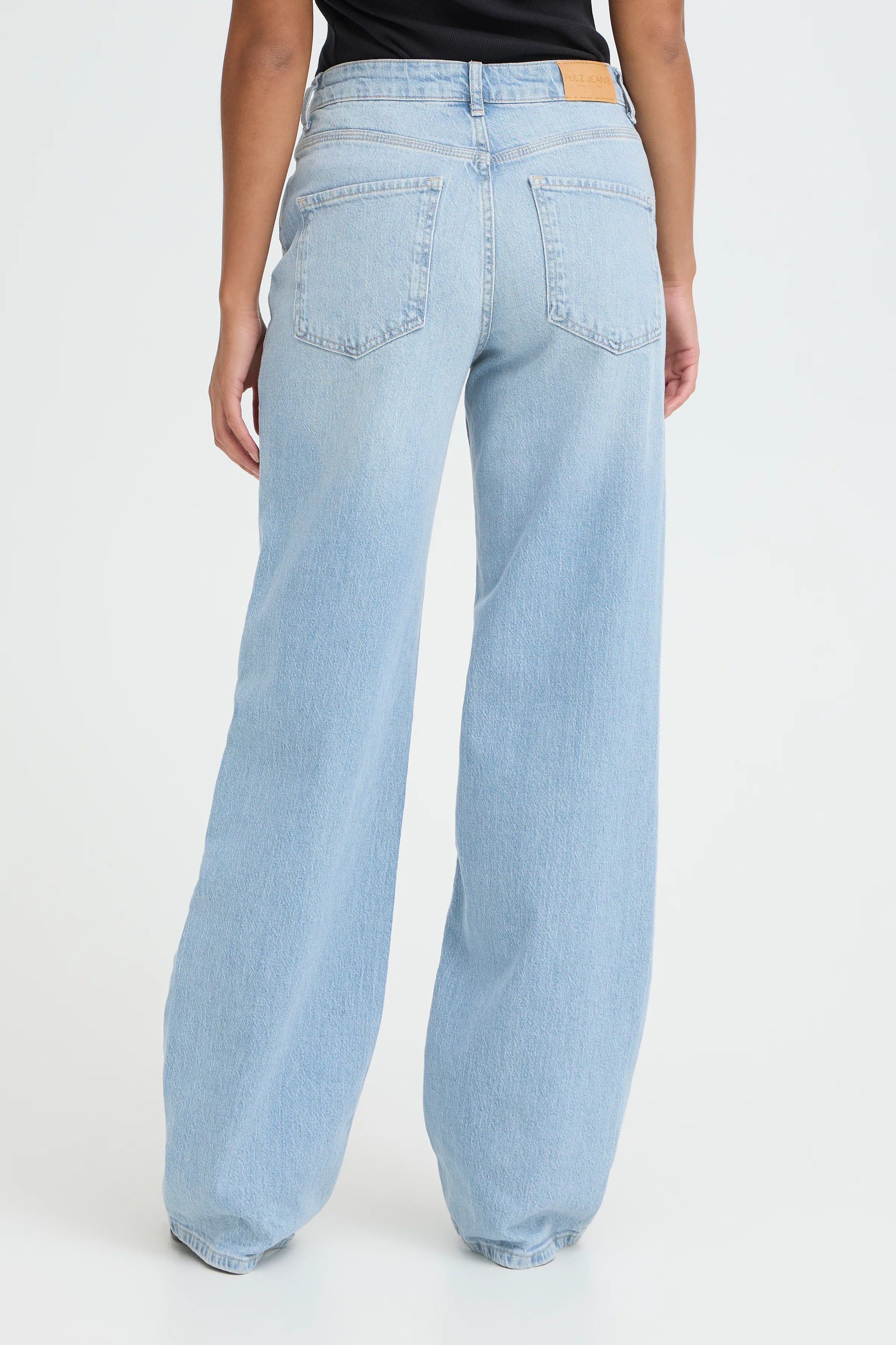PZVEGA UHW Jeans Wide Leg LOOKBOOK BACK 50207173-200008