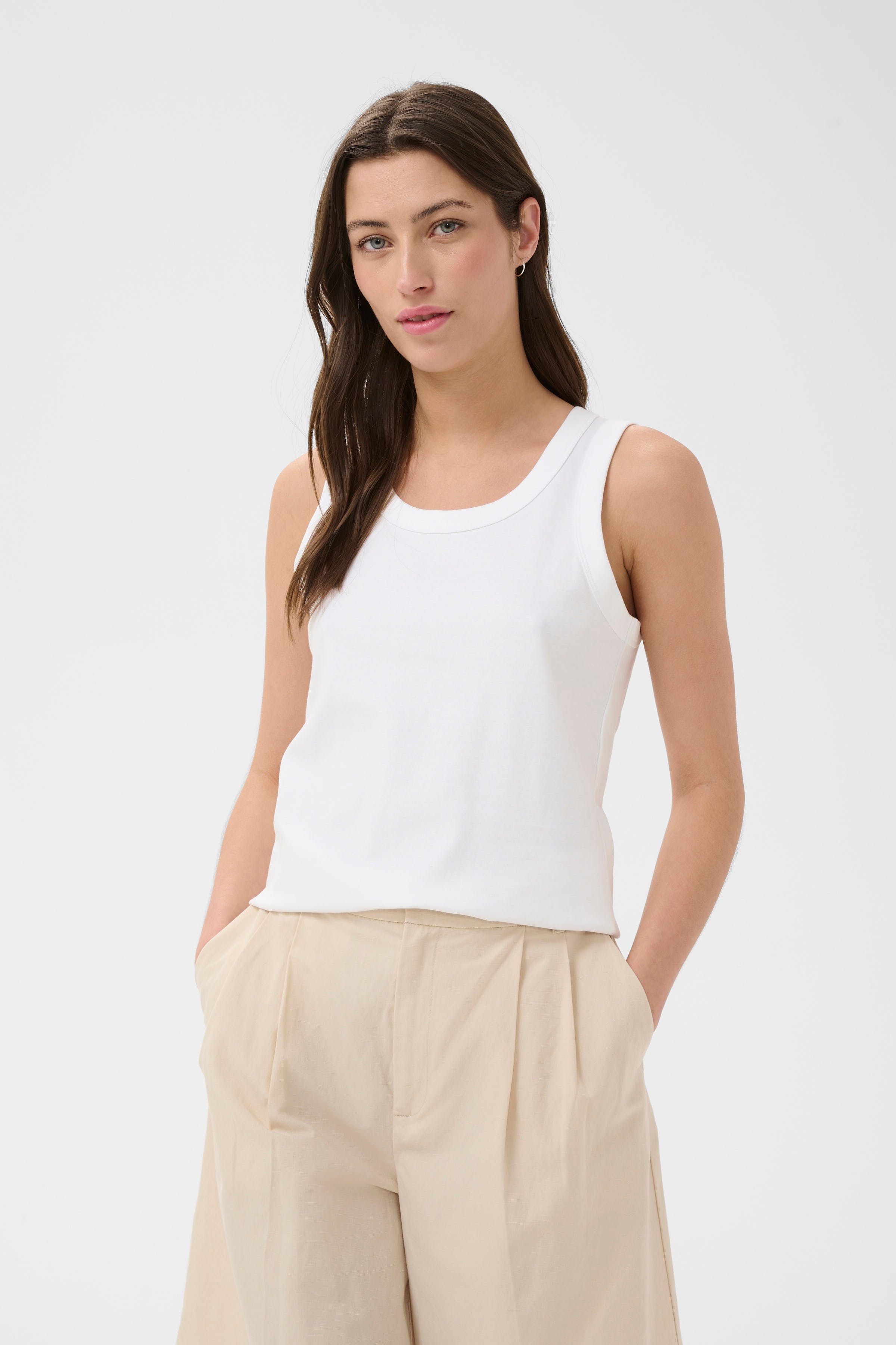 BessyPW Top LOOKBOOK FRONT 30310564-110601