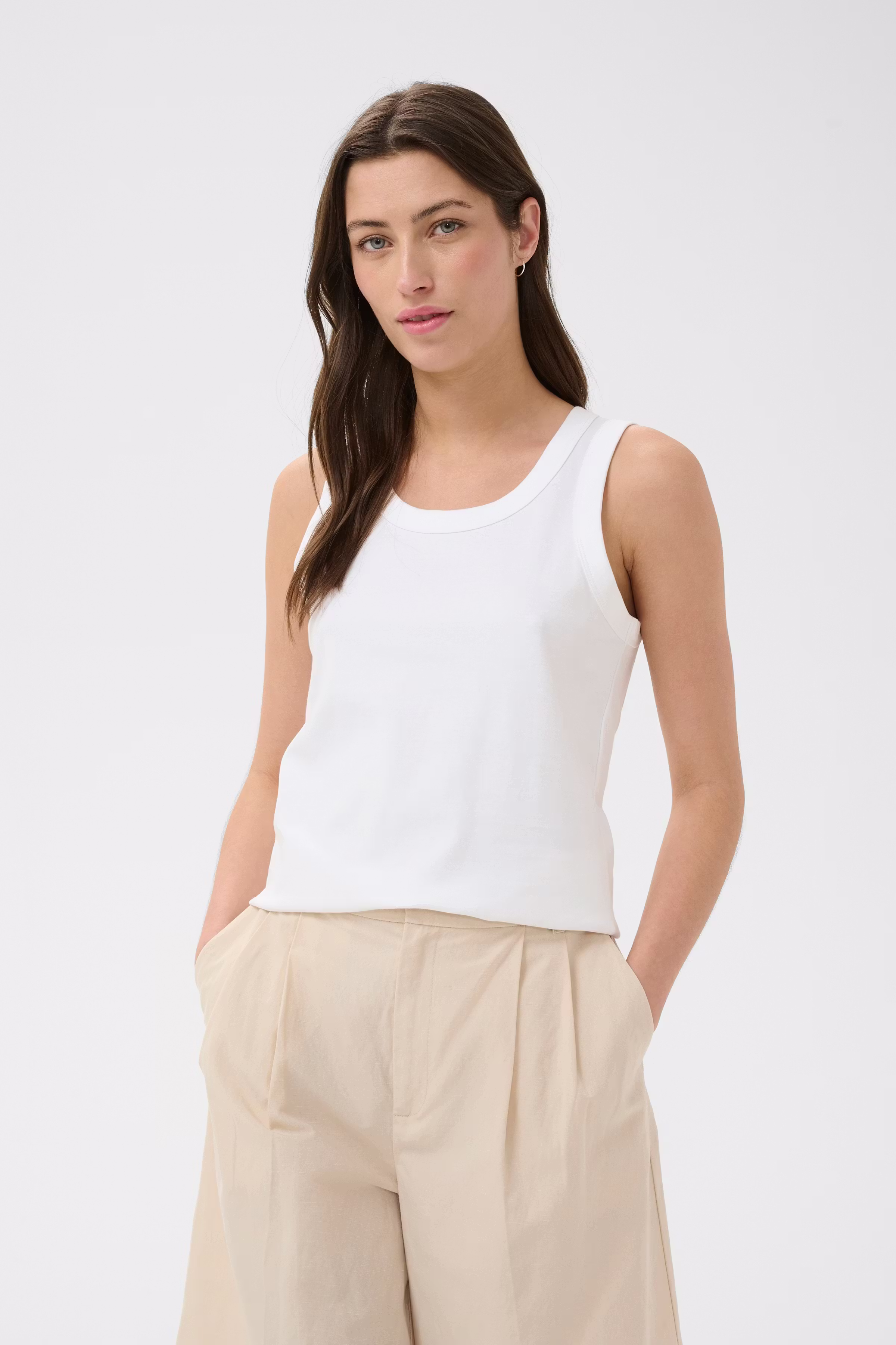 BessyPW Top LOOKBOOK FRONT 30310564-110601