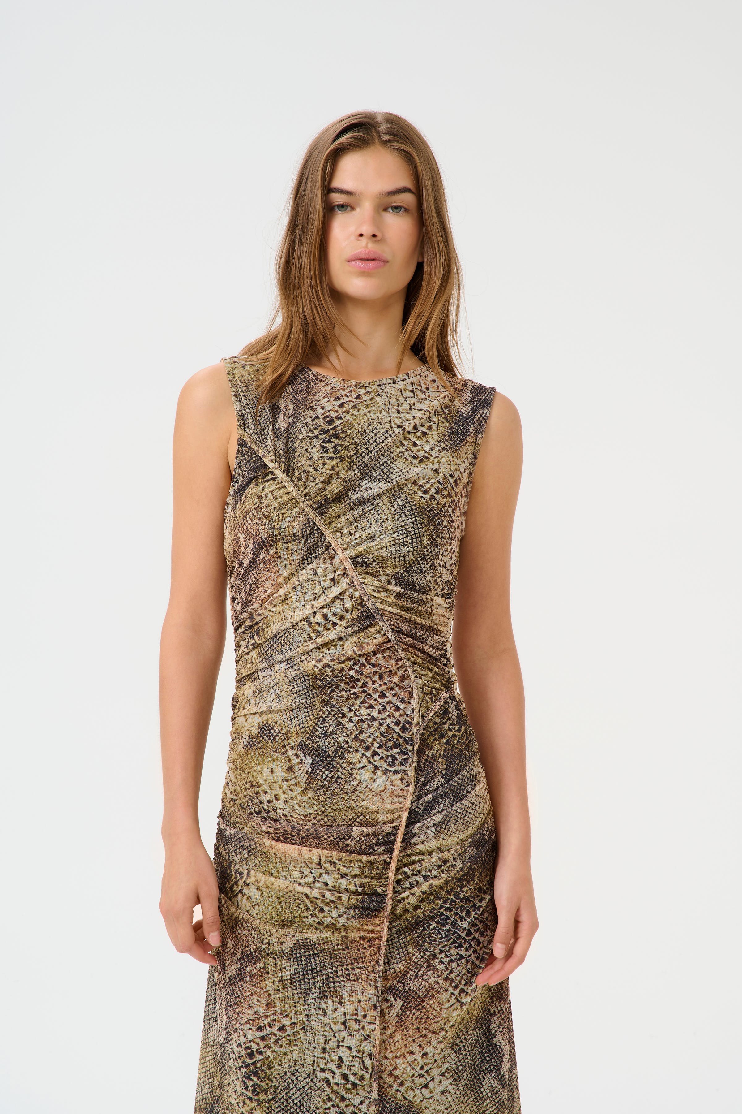 GZmenny Dress LOOKBOOK FRONT 10910318-107549