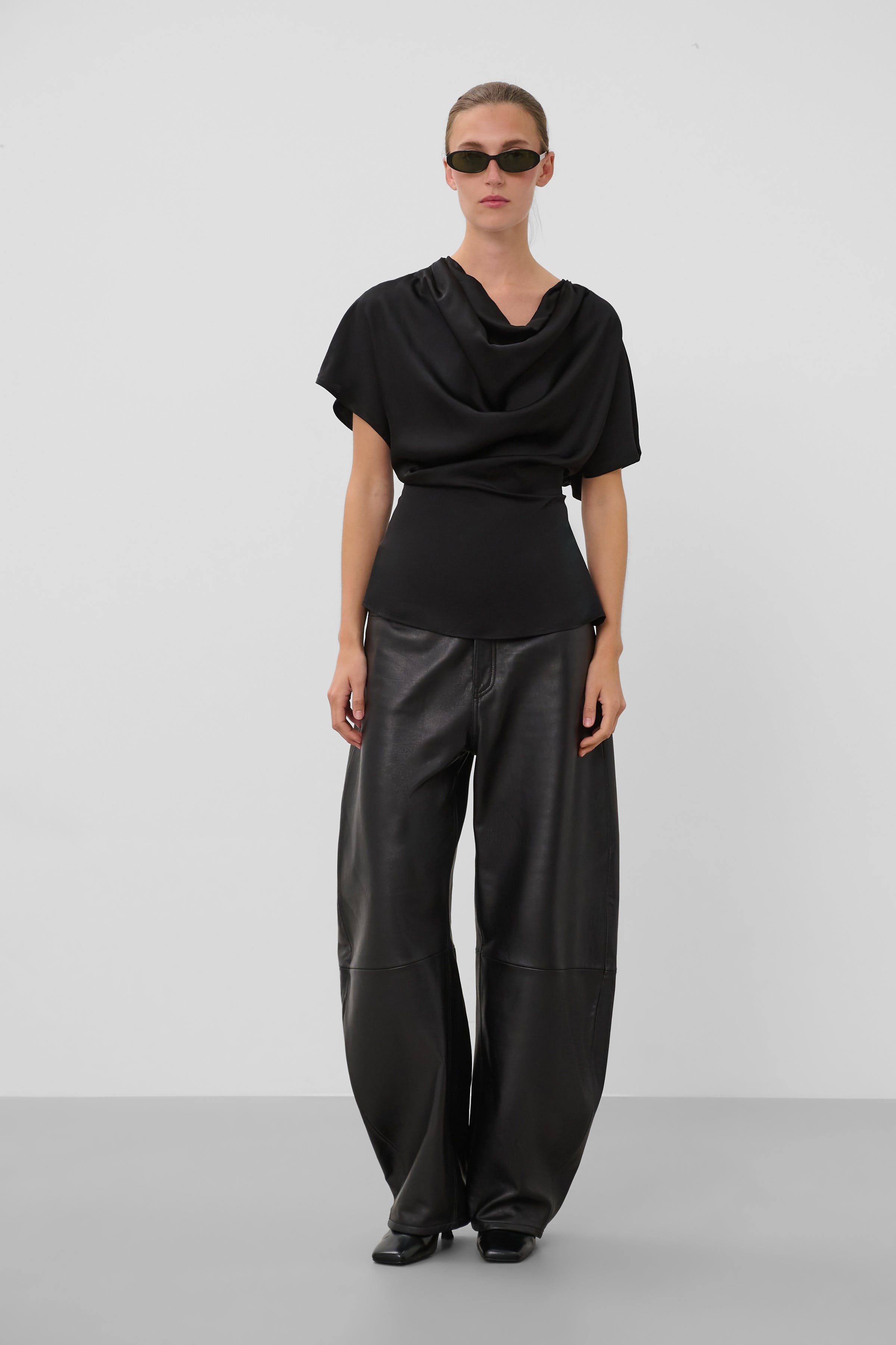 SLEvilia Blouse LOOKBOOK FRONT 30410201-194008