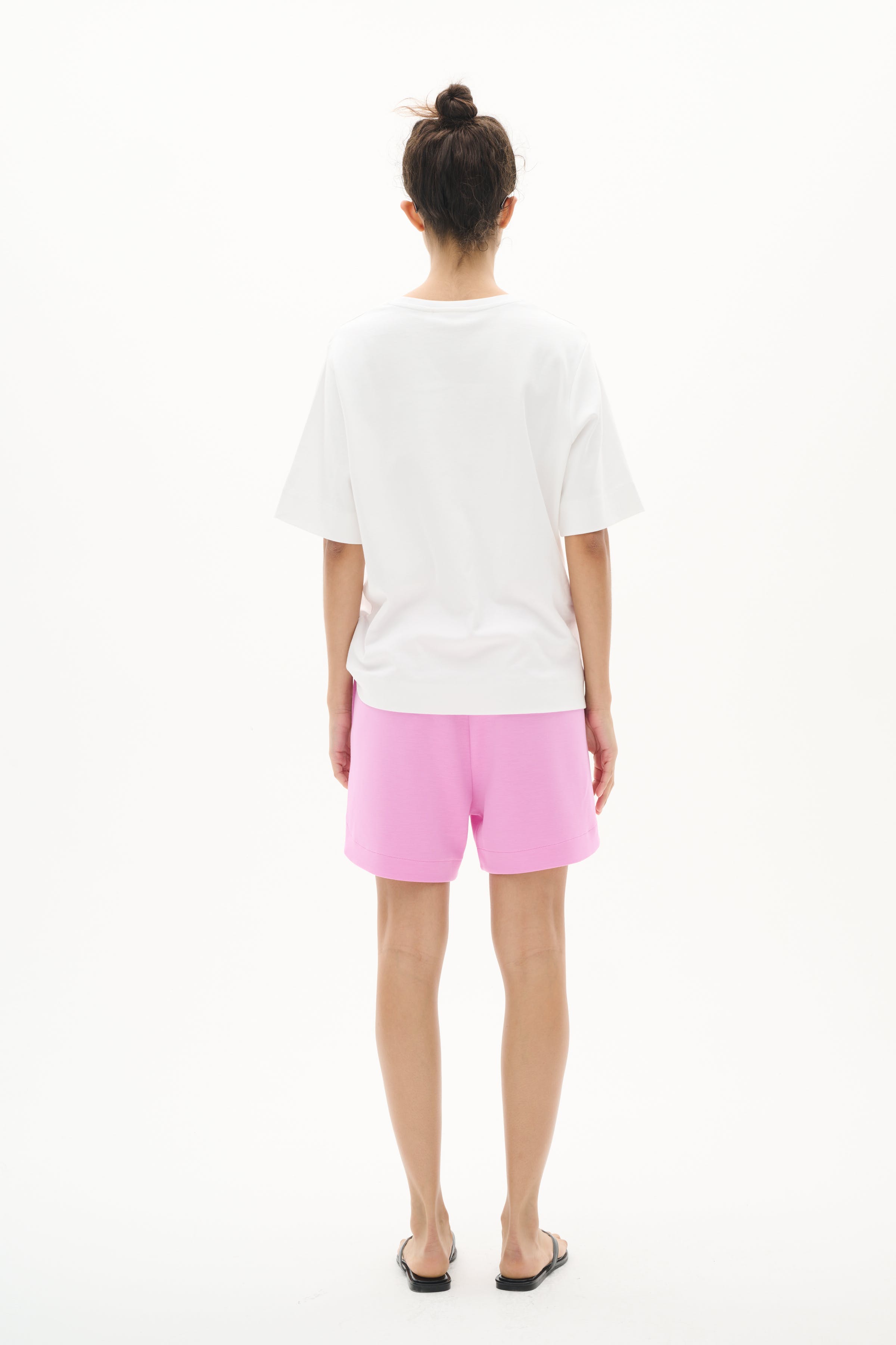 HenniehIW Shorts LOOKBOOK BACK 30110370-163118