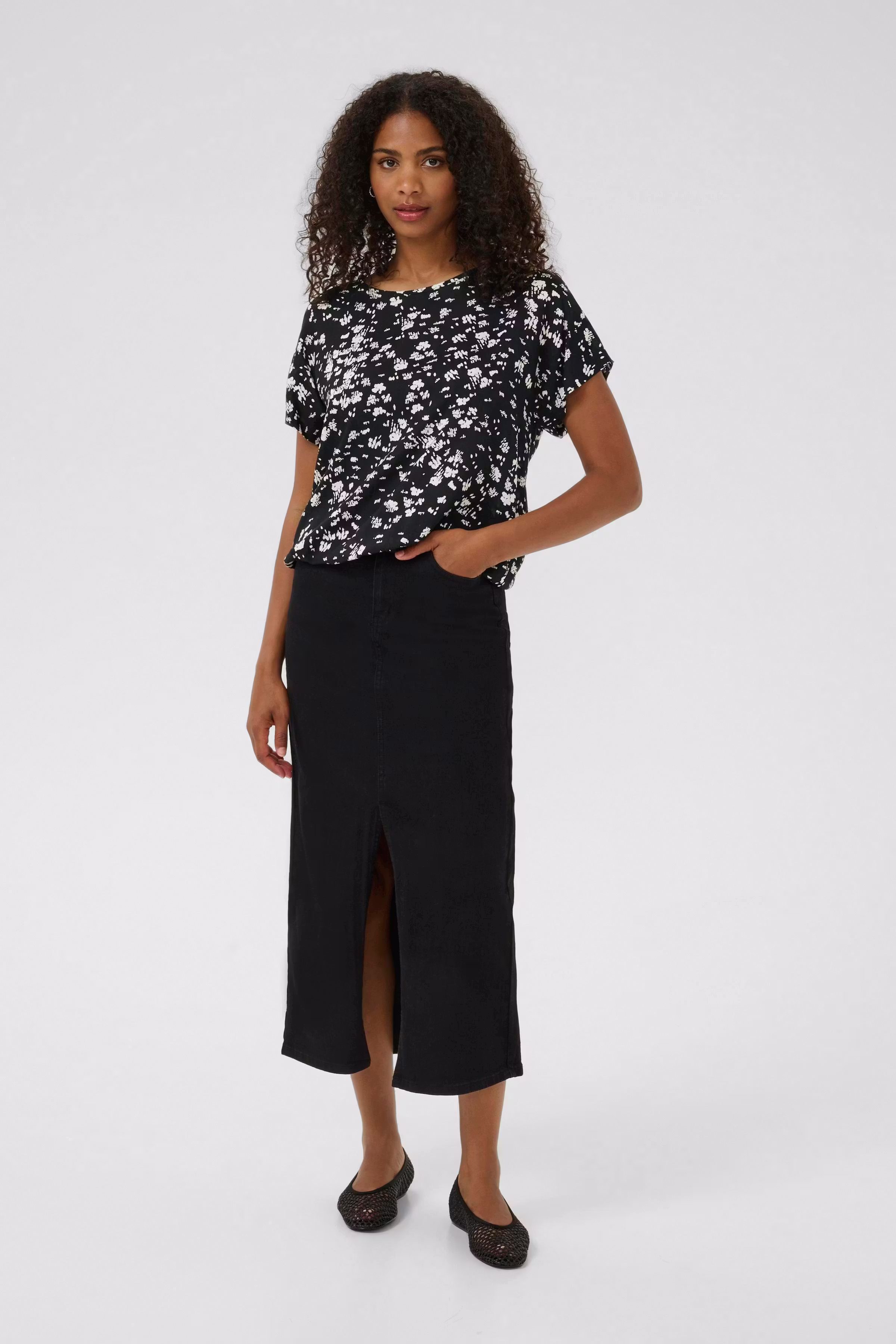 KAbeathe Top LOOKBOOK FRONT 10508896-107908