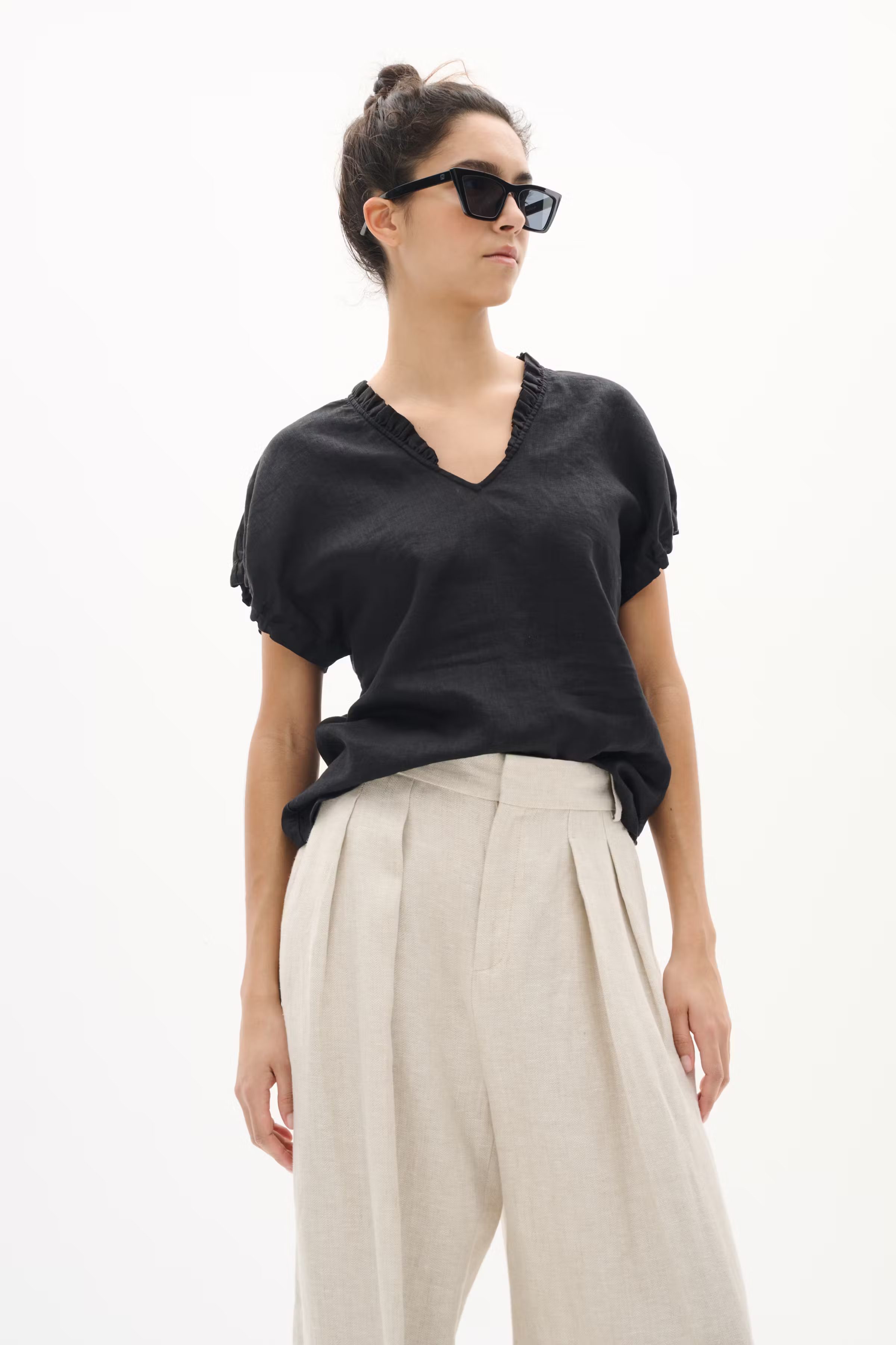 YaizaIW Linen Trousers LOOKBOOK FRONT 30110462-1304031