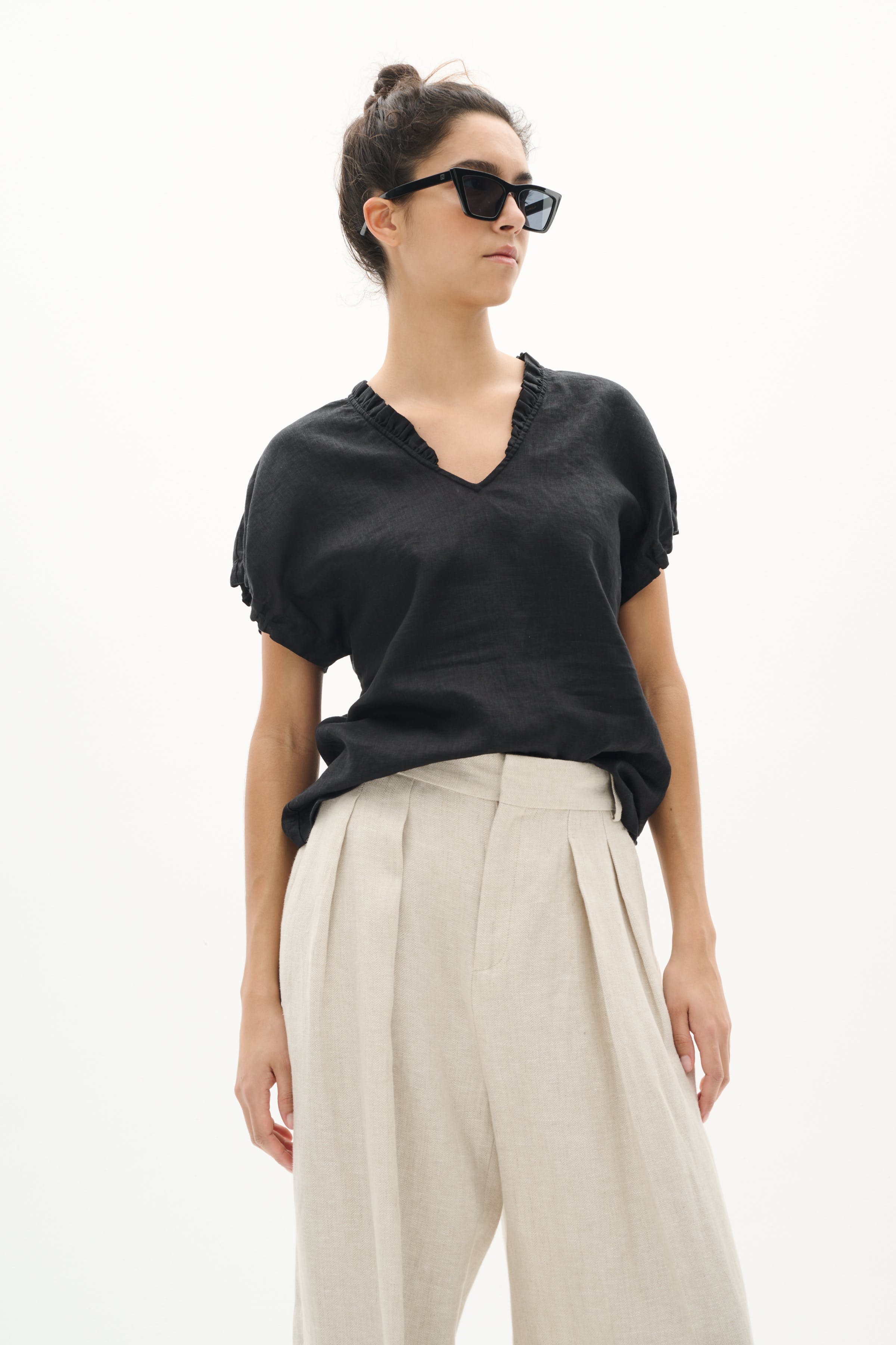 YaizaIW Linen Trousers LOOKBOOK FRONT 30110462-1304031