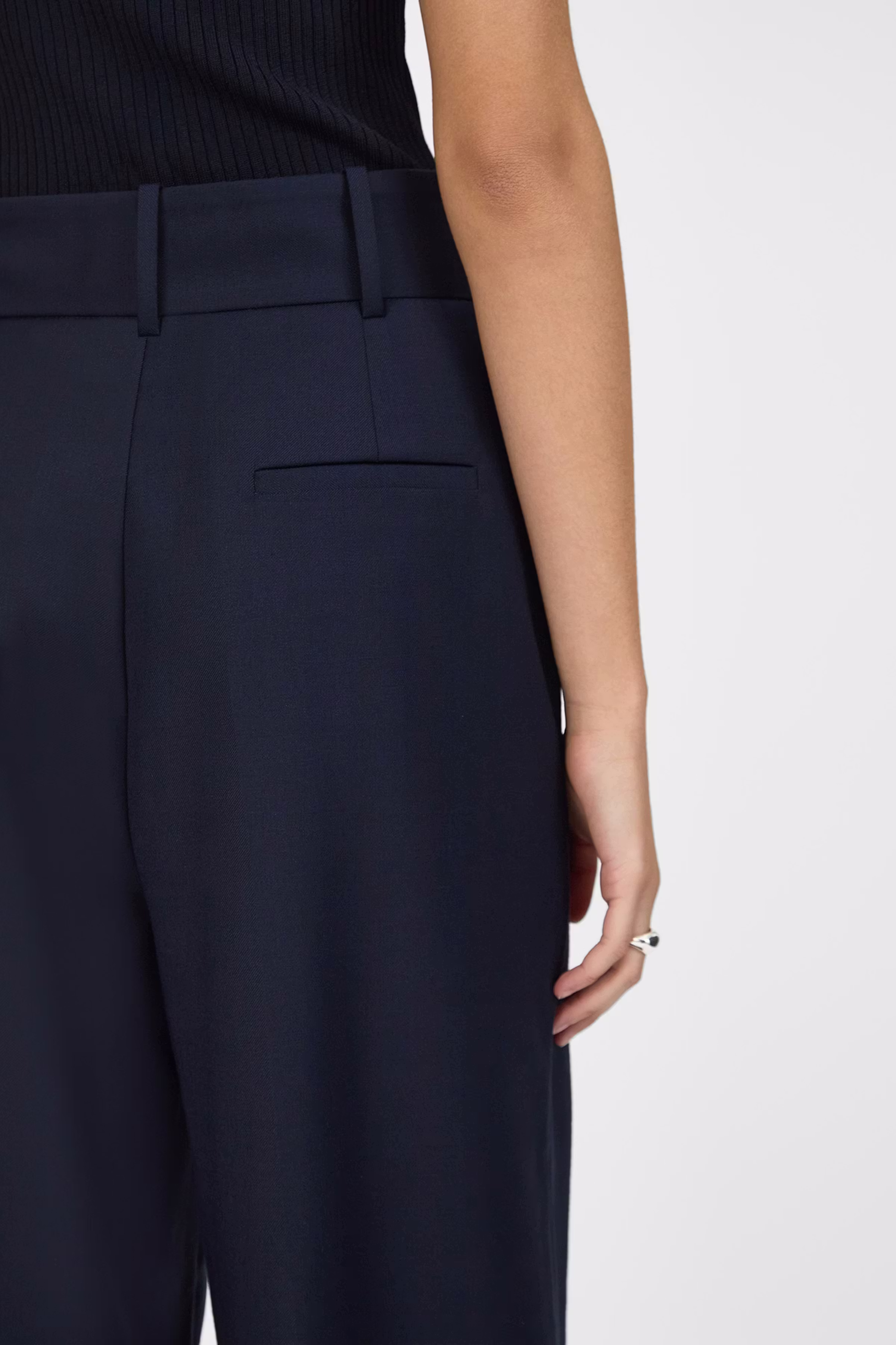 PRESCILLIA Trousers LOOKBOOK DETAIL 30600616-BL899