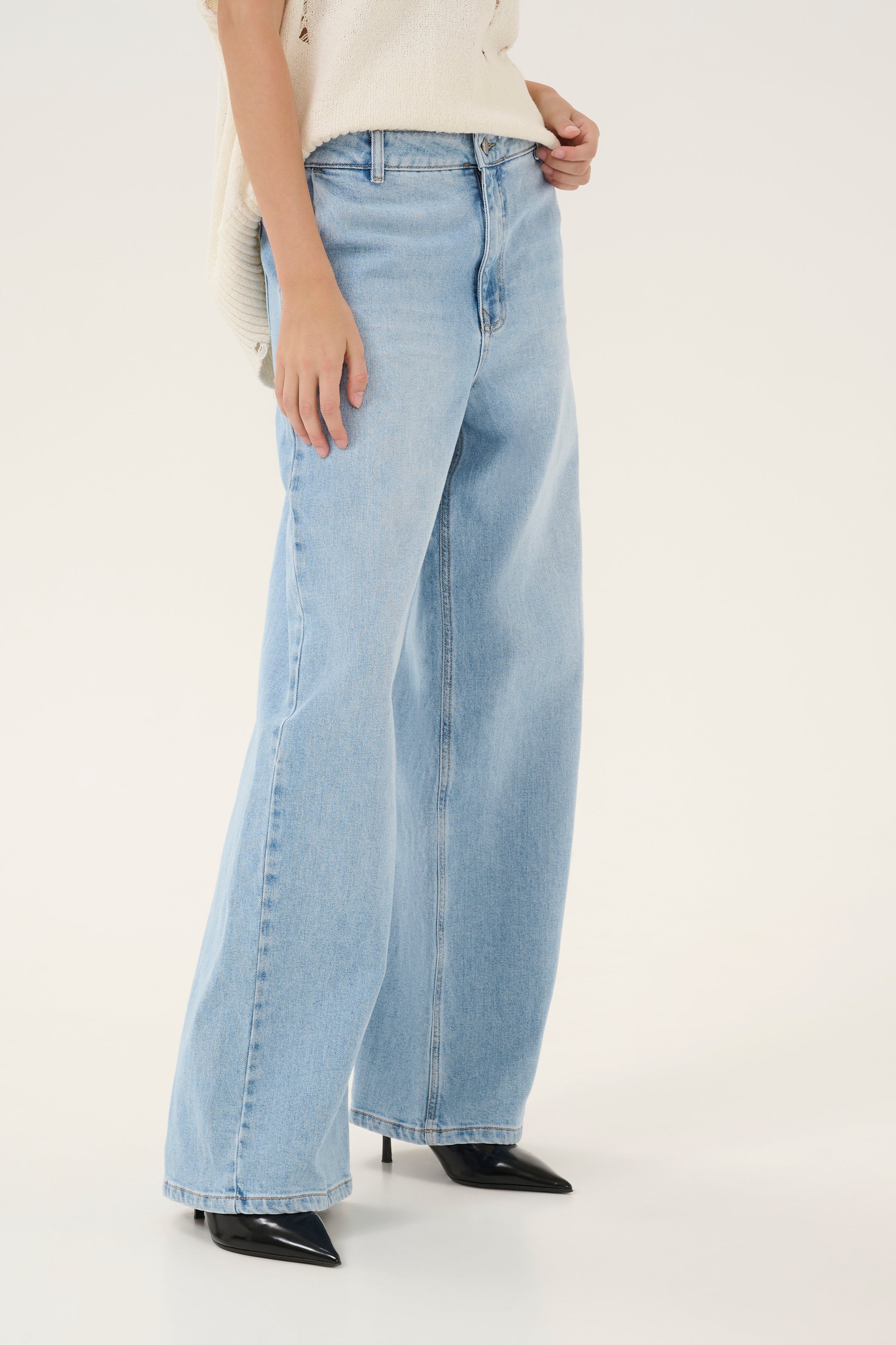 TusaMW Jeans LOOKBOOK FRONT 10704626-100045