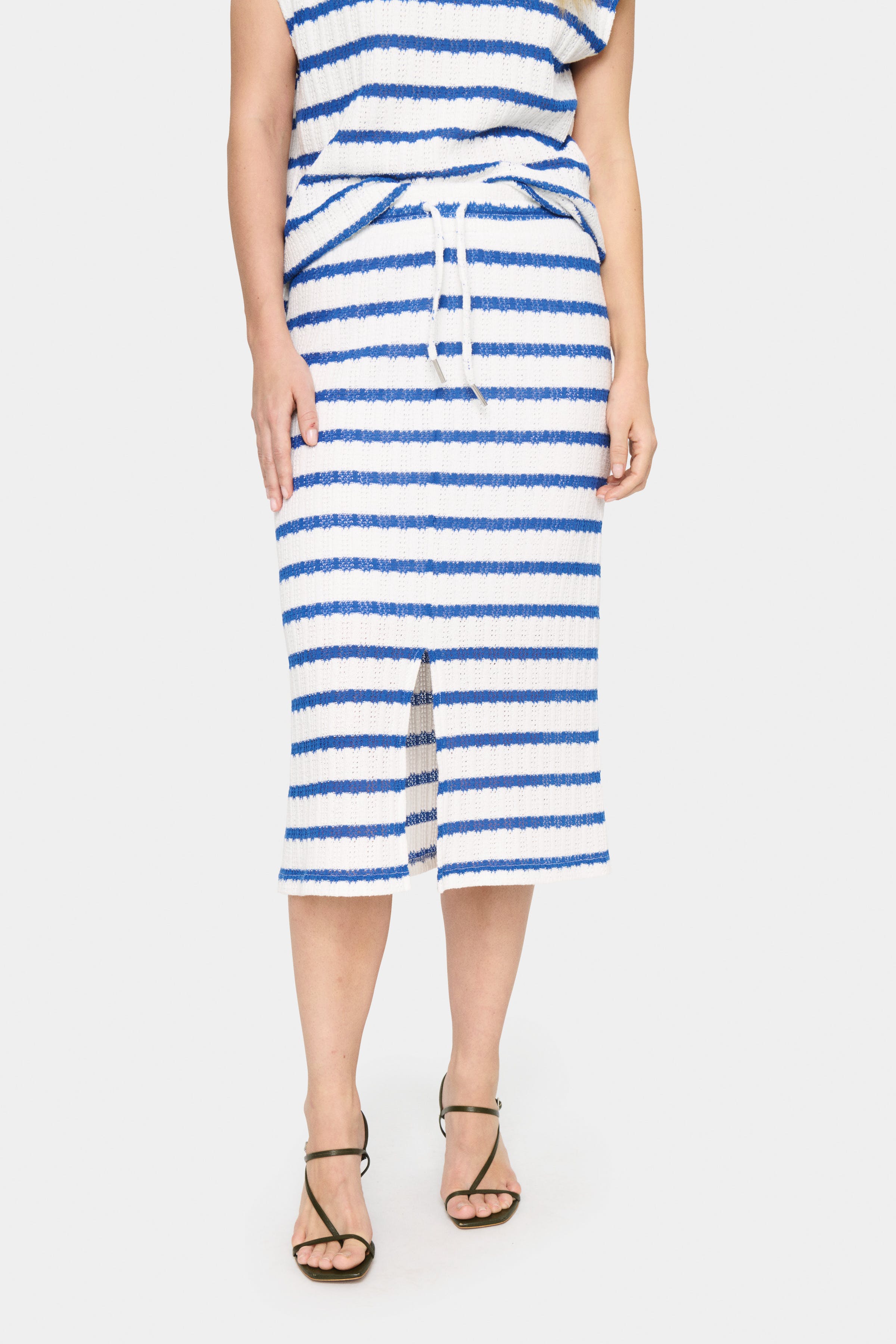 EsmereSZ Rok LOCATION NONE 30513271-110605