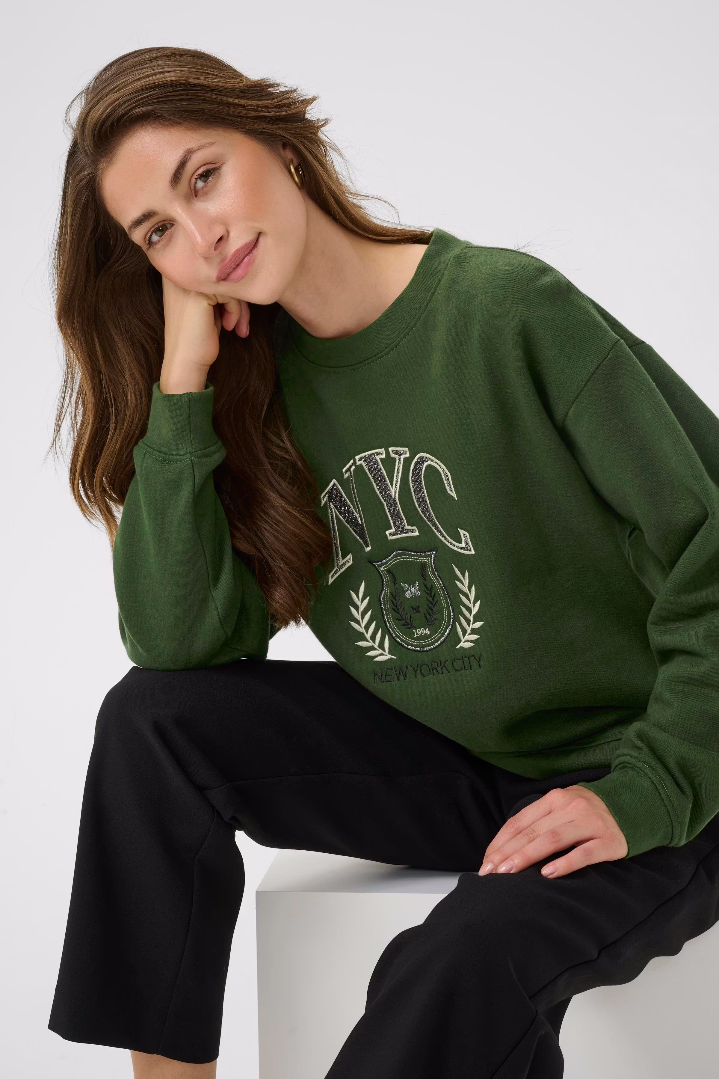 CRMirabella Sweatshirt LOOKBOOK DETAIL 10614203-190419