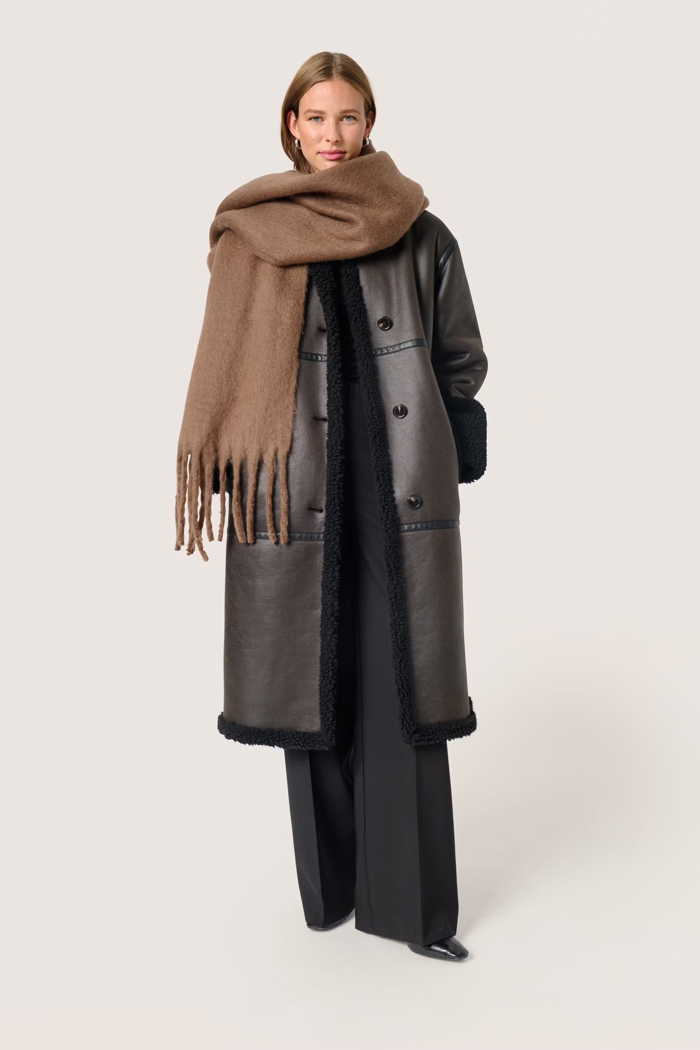 SLHinya Skjerf LOOKBOOK FRONT 30408340-181307