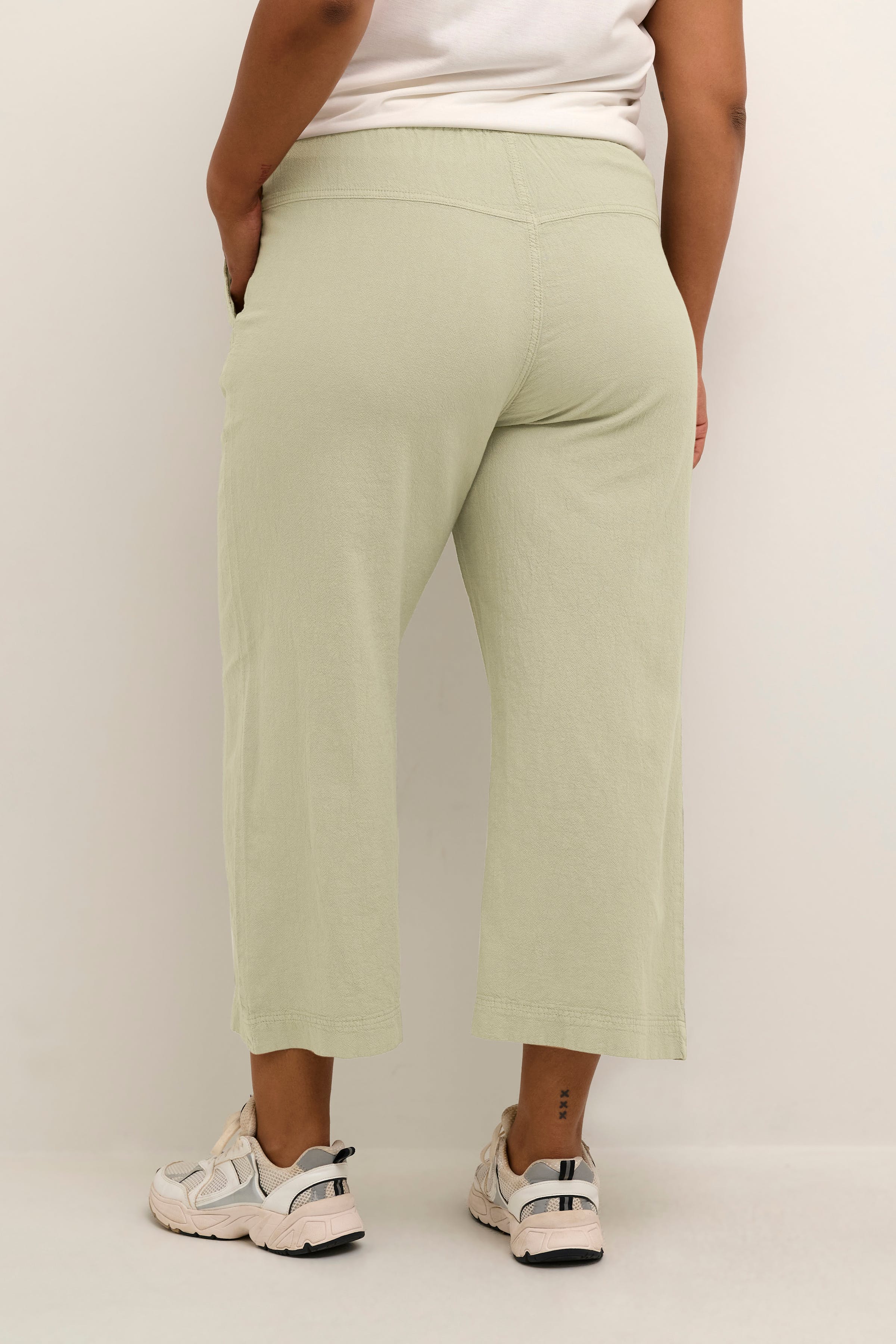 KCnana Trousers LOOKBOOK BACK 10581488-166008