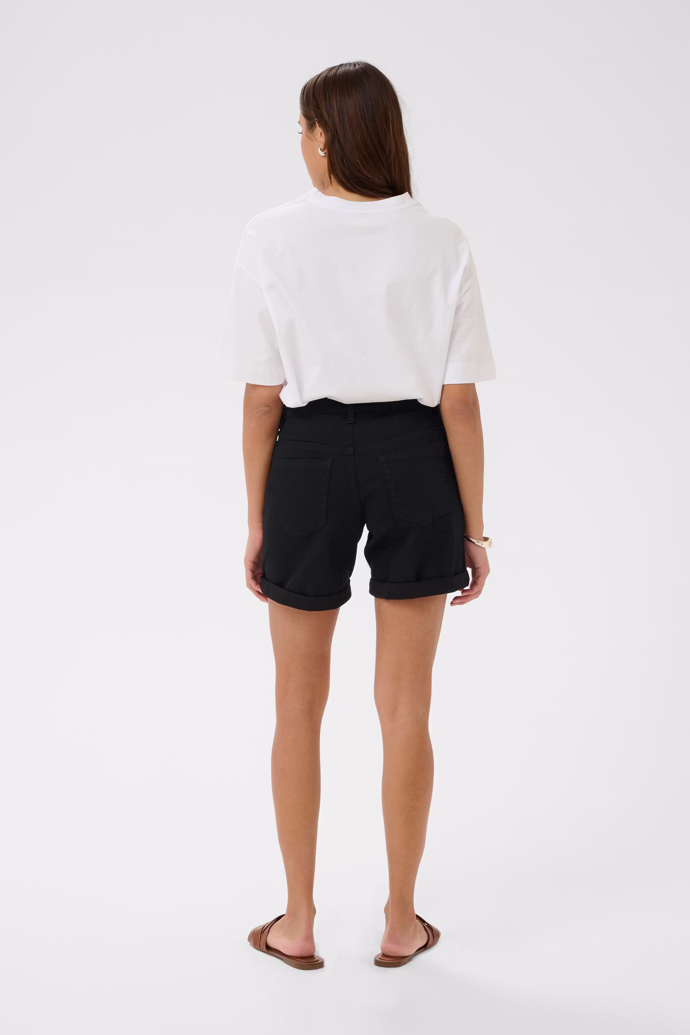 KAzelina Shorts LOOKBOOK BACK 10506524-100121