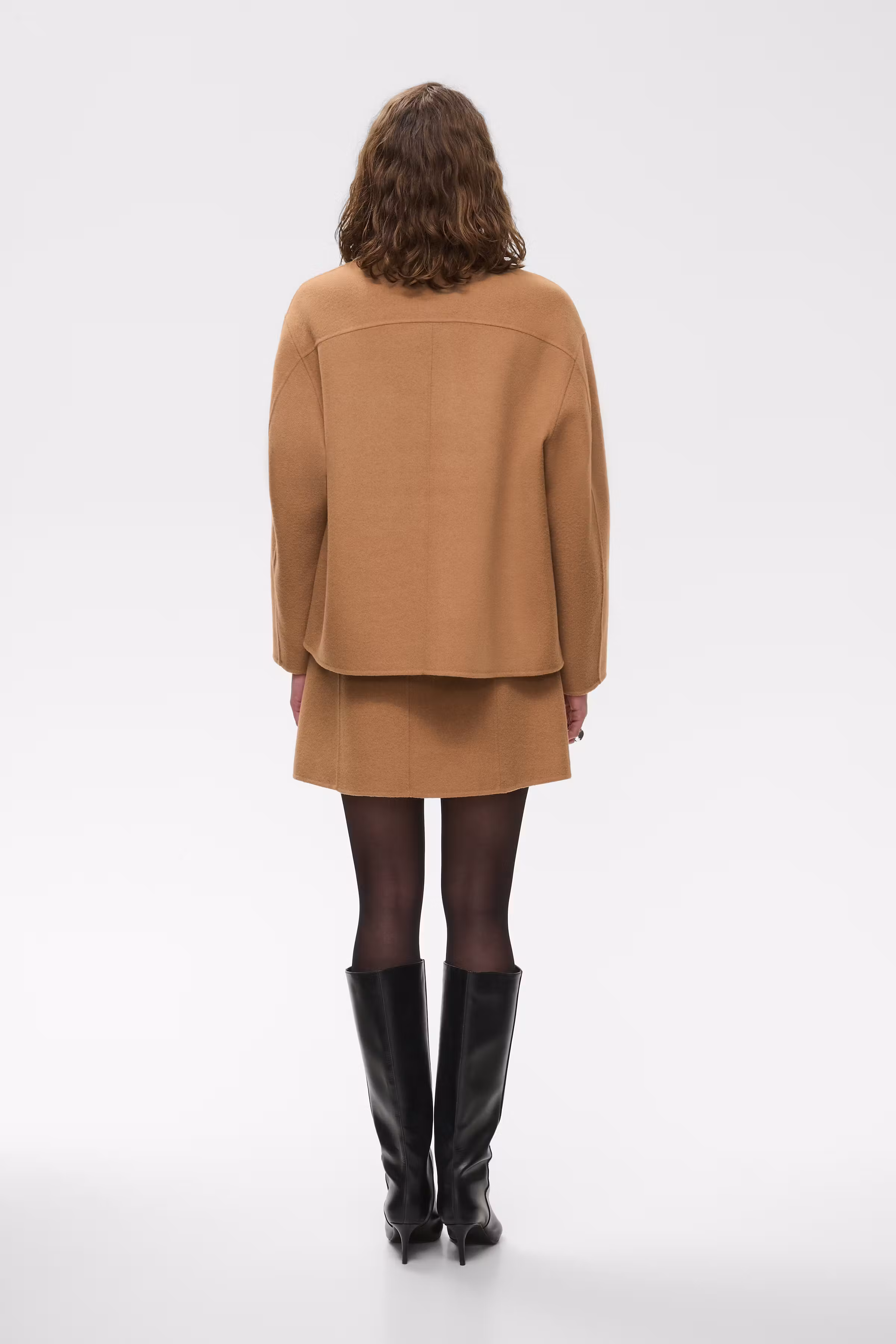IOJocasta Outerwear LOOKBOOK BACK 30600102-BE390