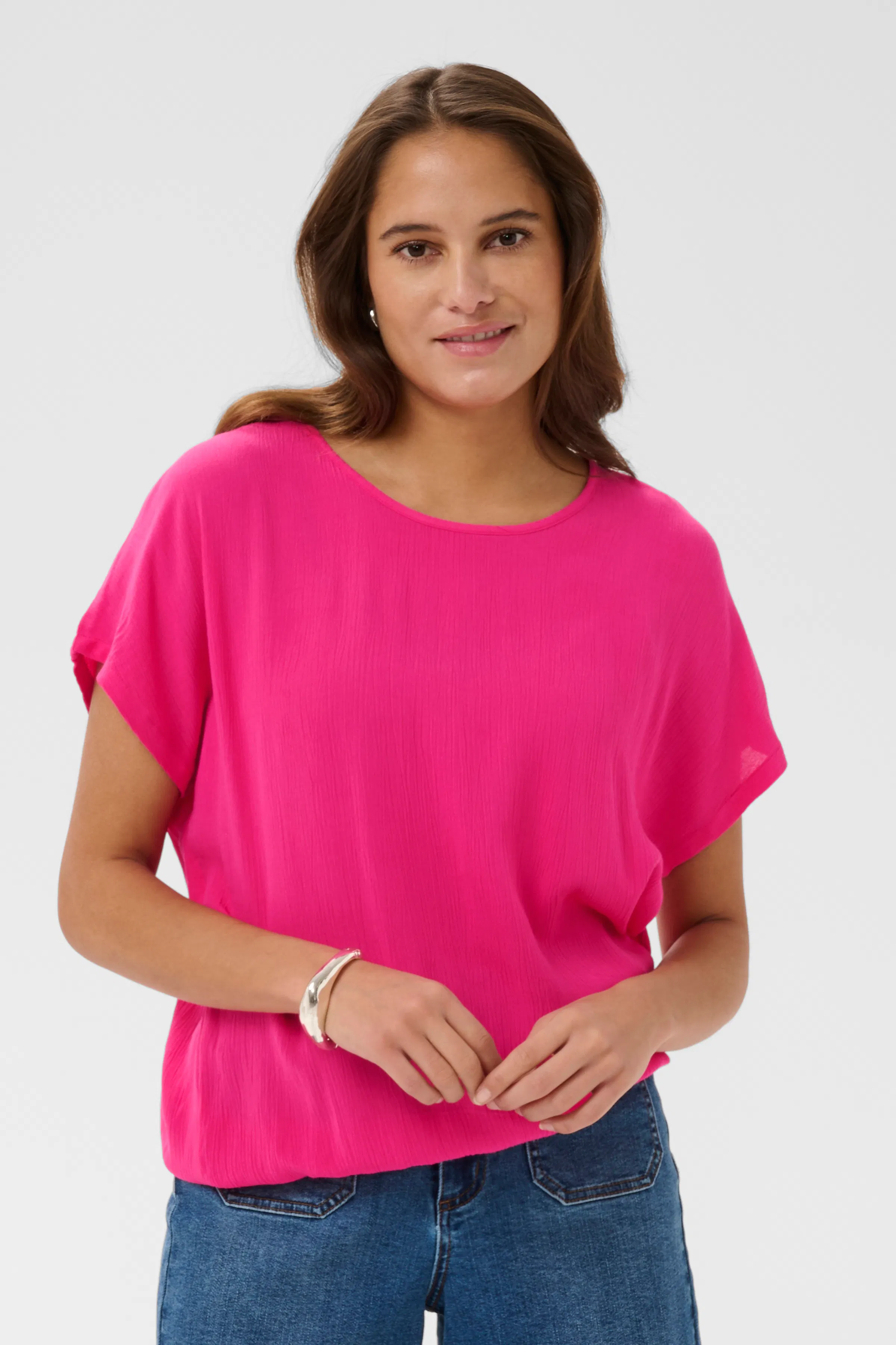 Amber Bluse LOOKBOOK FRONT 10500781-182143