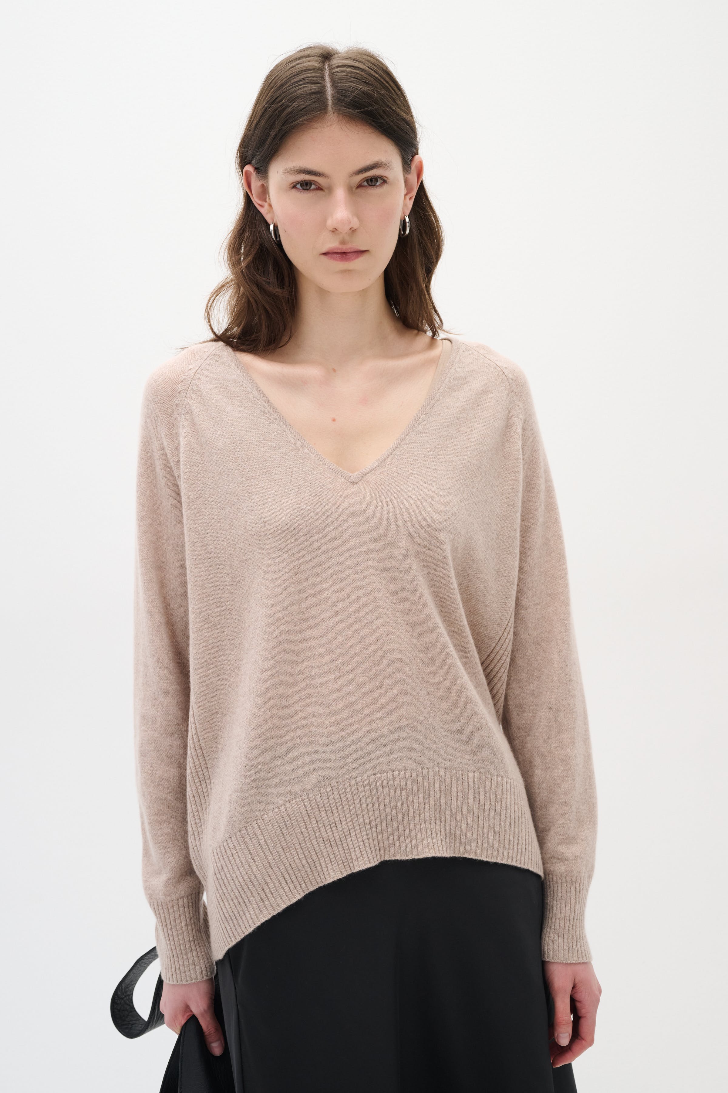LukkaIW V-neck Kasshmir Pullover LOOKBOOK FRONT 30104240-10110