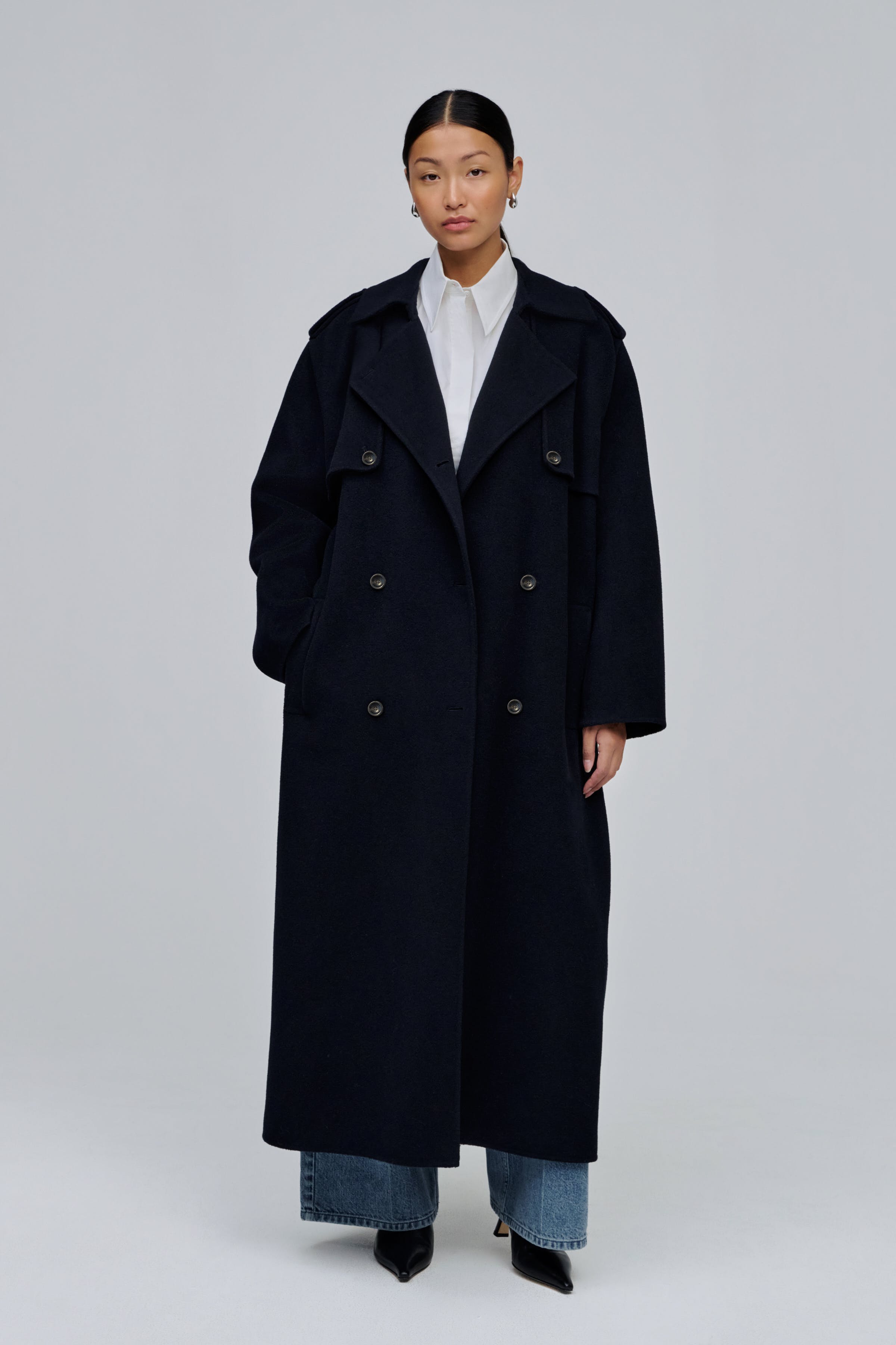 IOCamerona Coat LOOKBOOK FRONT 30600087-BL900
