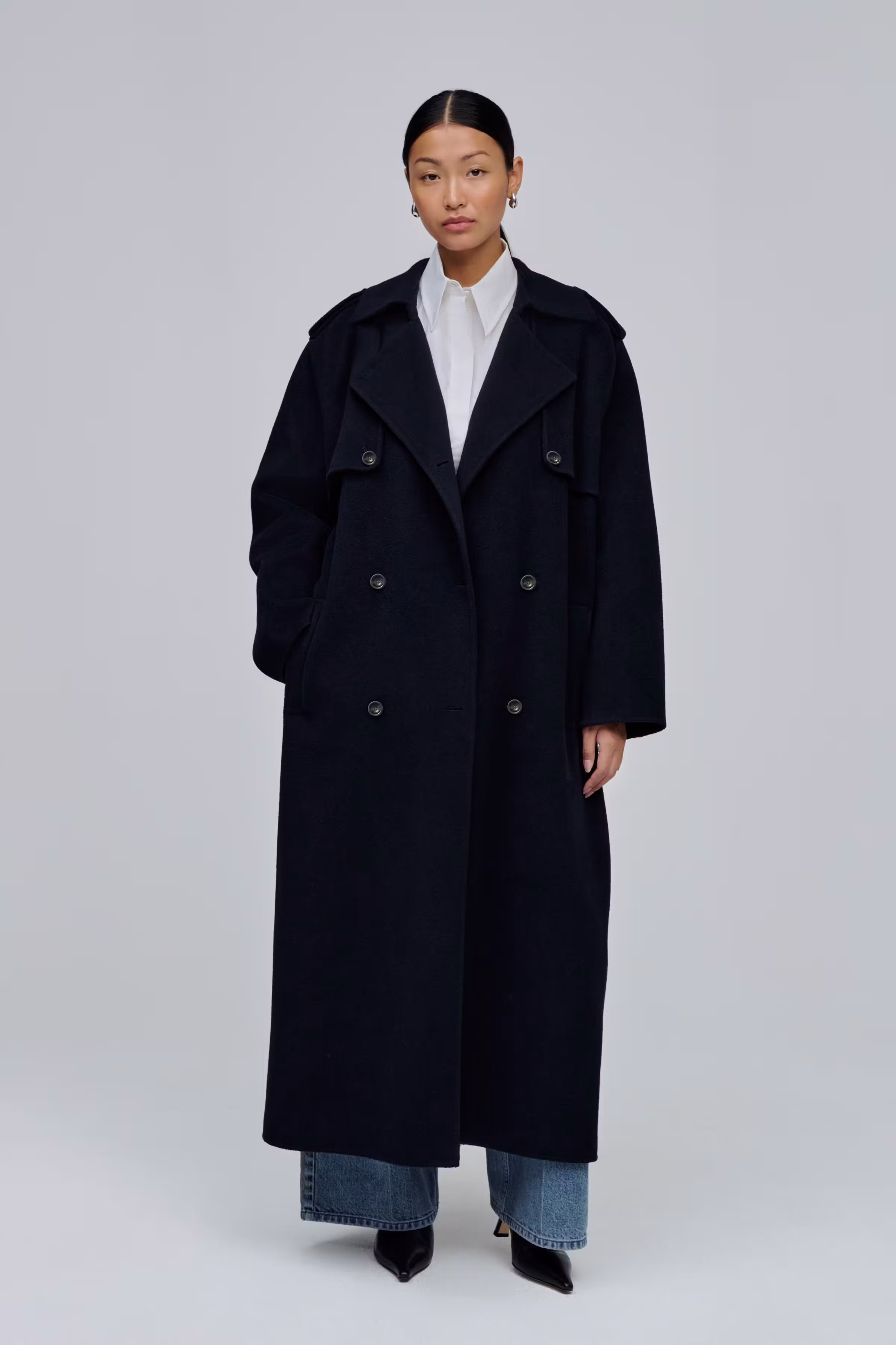 IOCamerona Coat LOOKBOOK FRONT 30600087-BL900