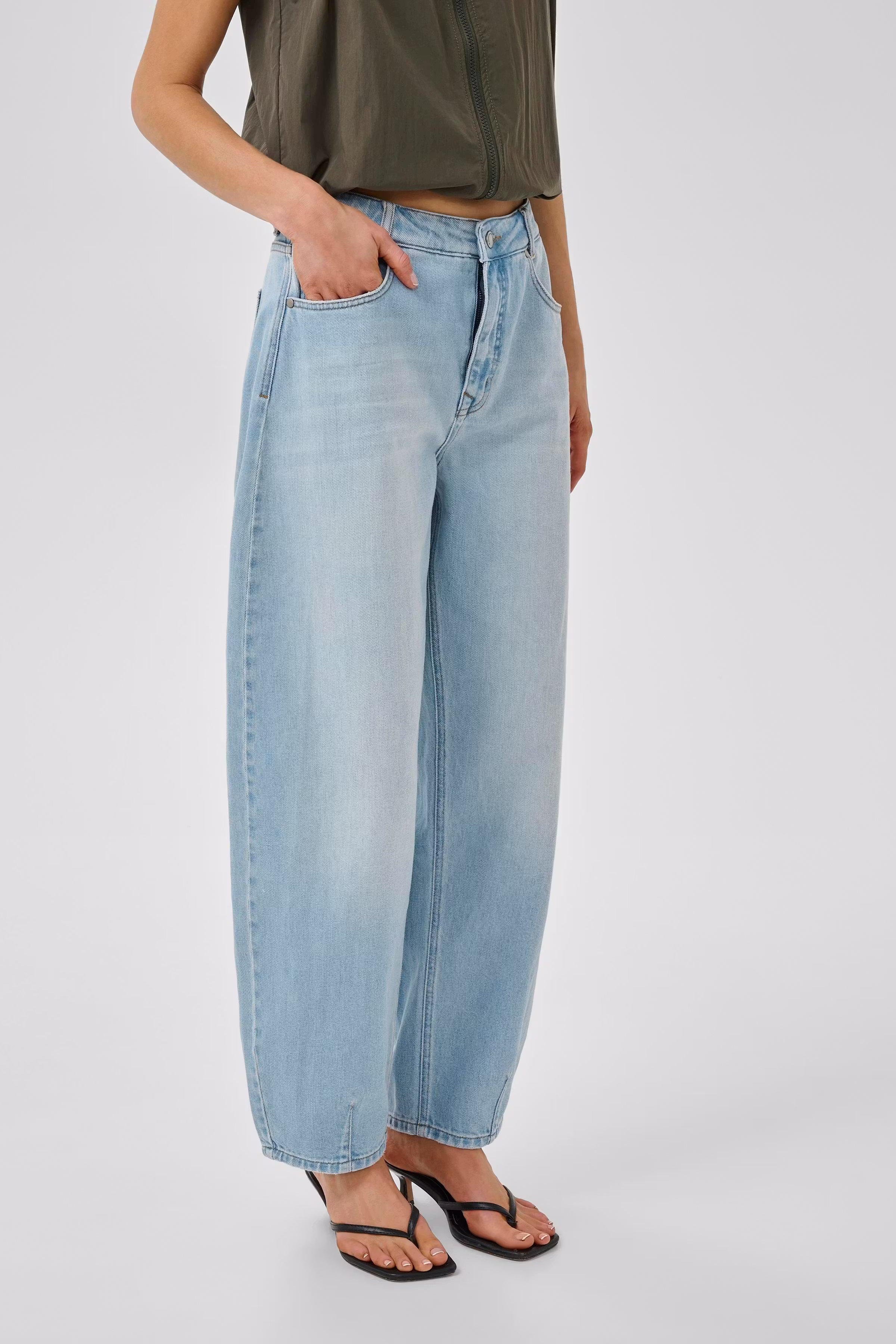 MWLucy Barrel jeans LOOKBOOK FRONT 10705566-109491