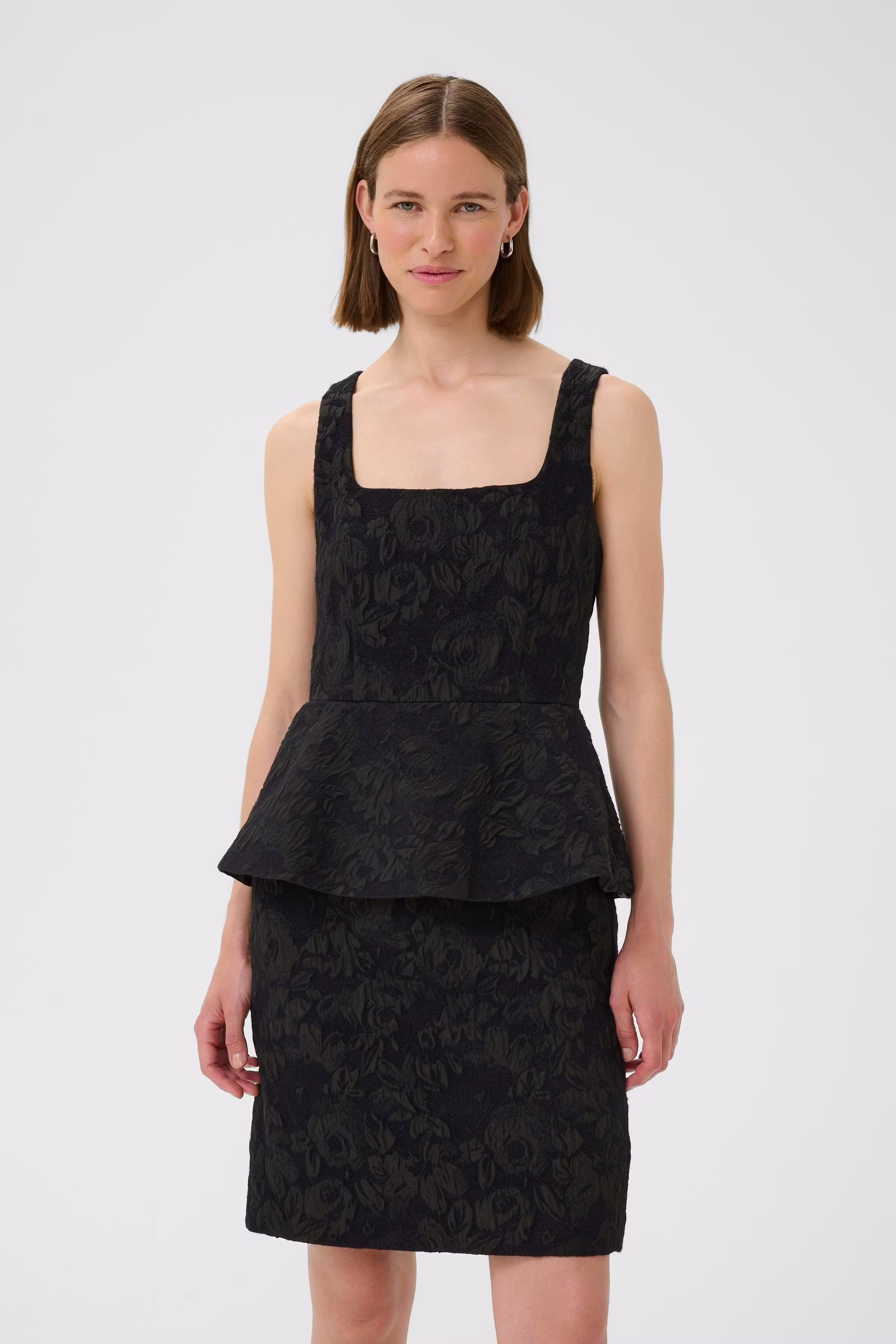 BriiIW Flounce Kleid LOOKBOOK FRONT 30110983-194008