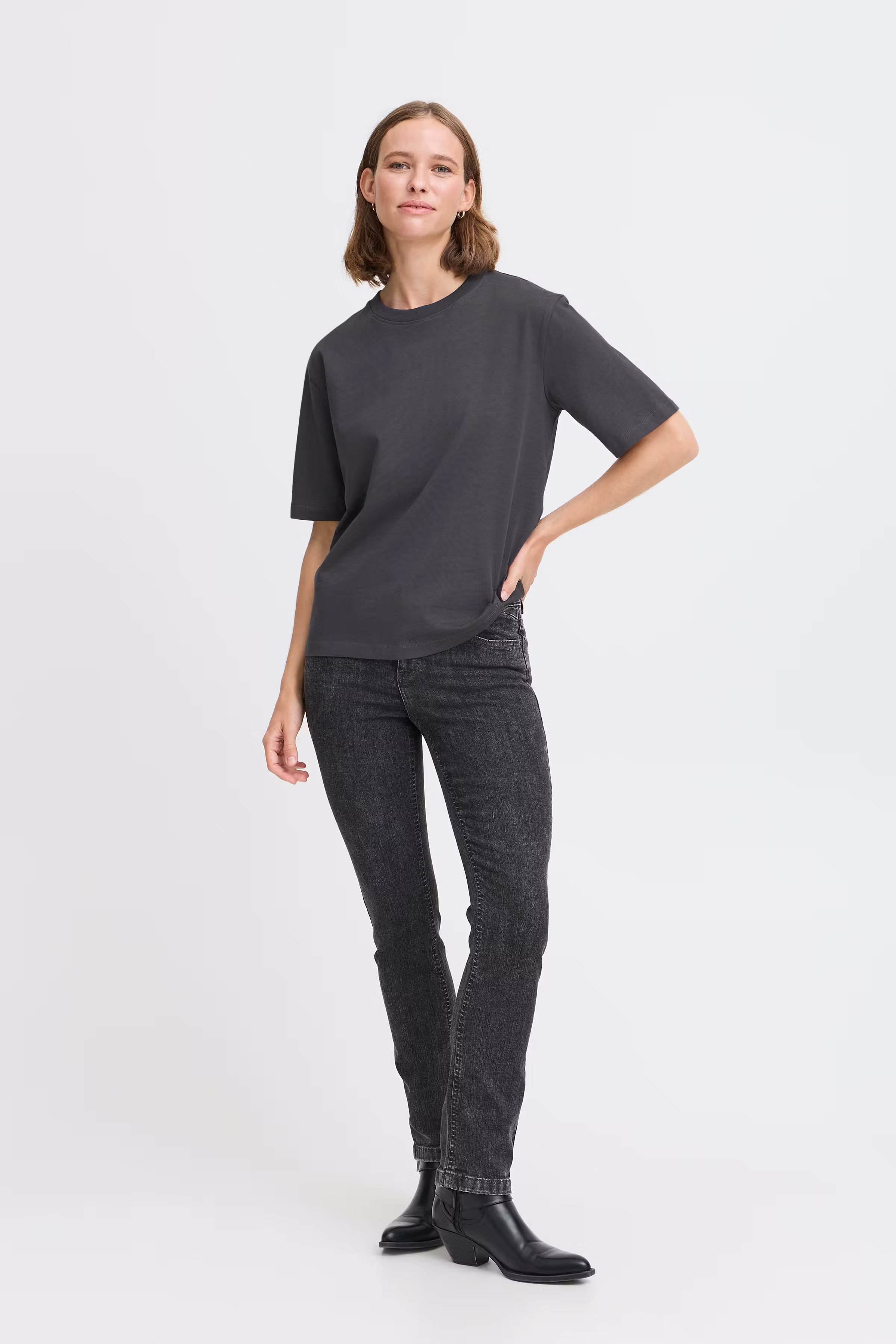 BYTROLLO T-shirt LOOKBOOK FRONT 20814444-190201