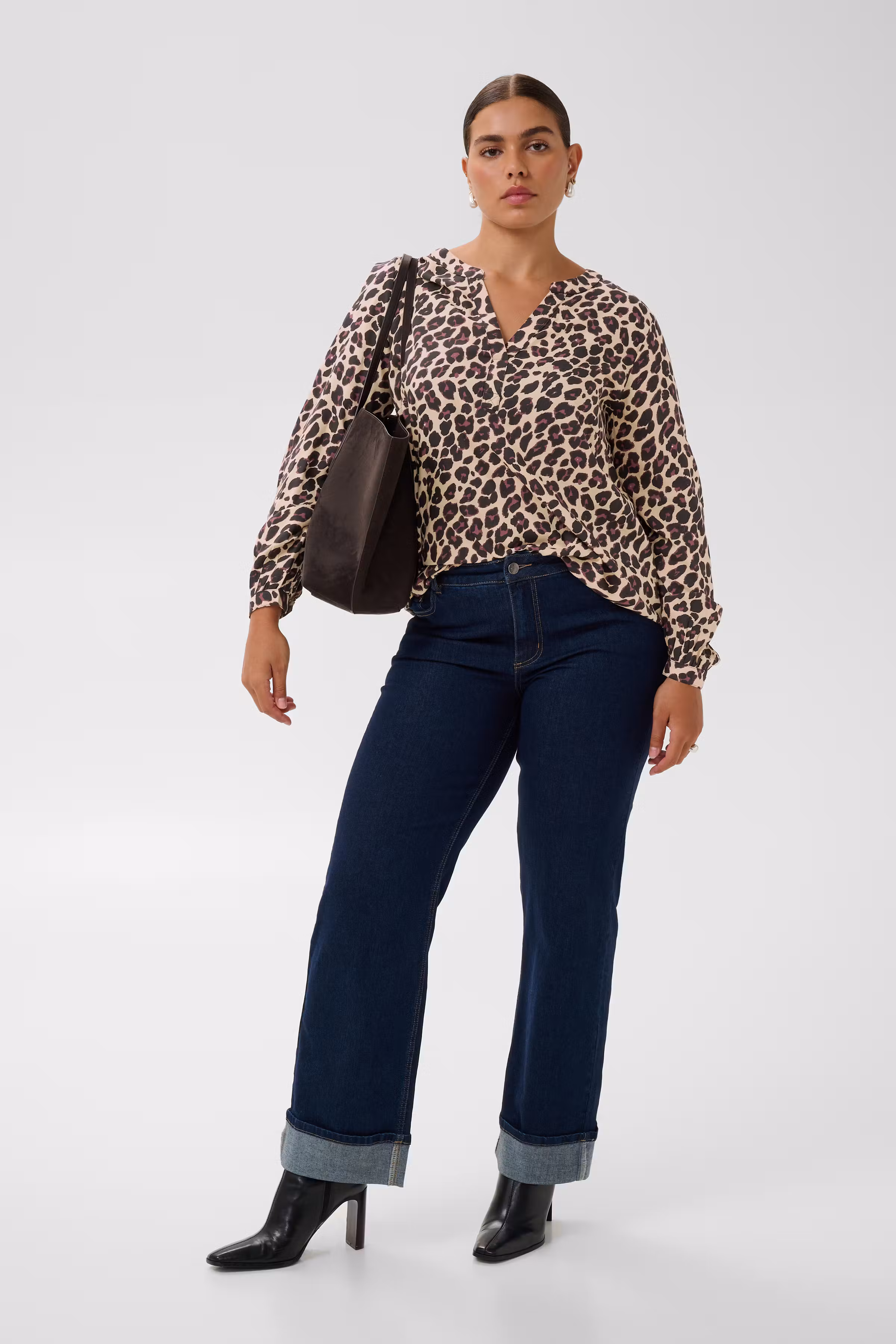 KCmirta Luipaardblouse LOOKBOOK FRONT 10581677-104451