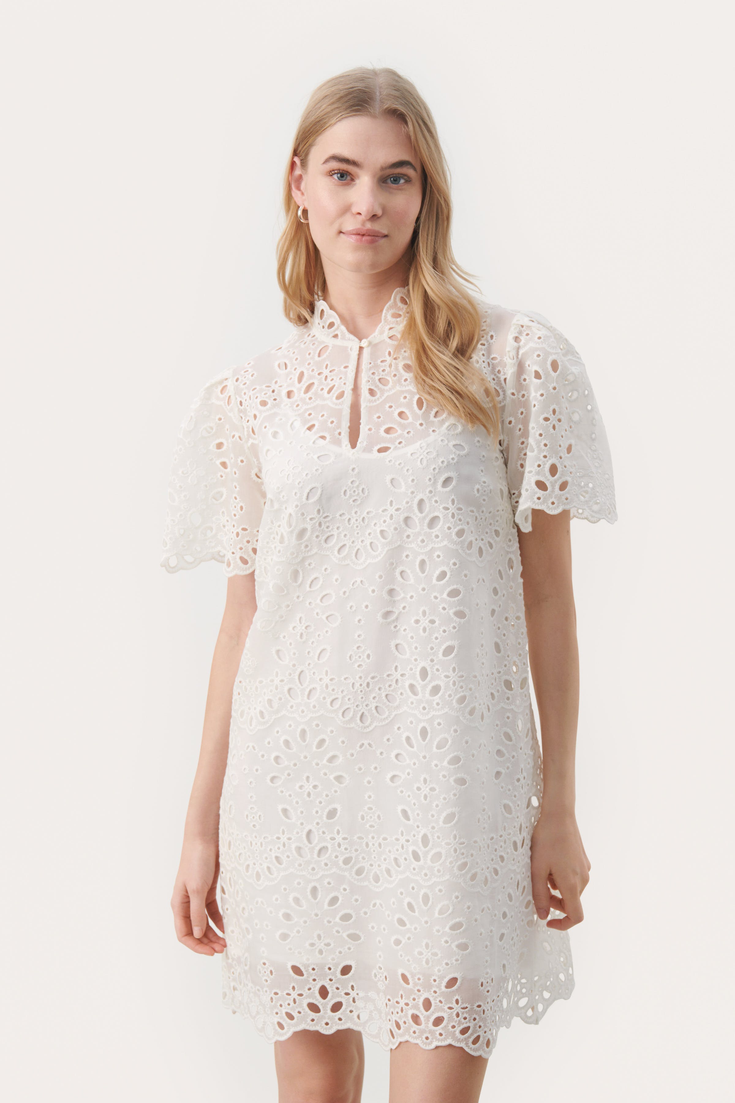 GebellaPW Short lace dress LOOKBOOK FRONT 30308616-114801