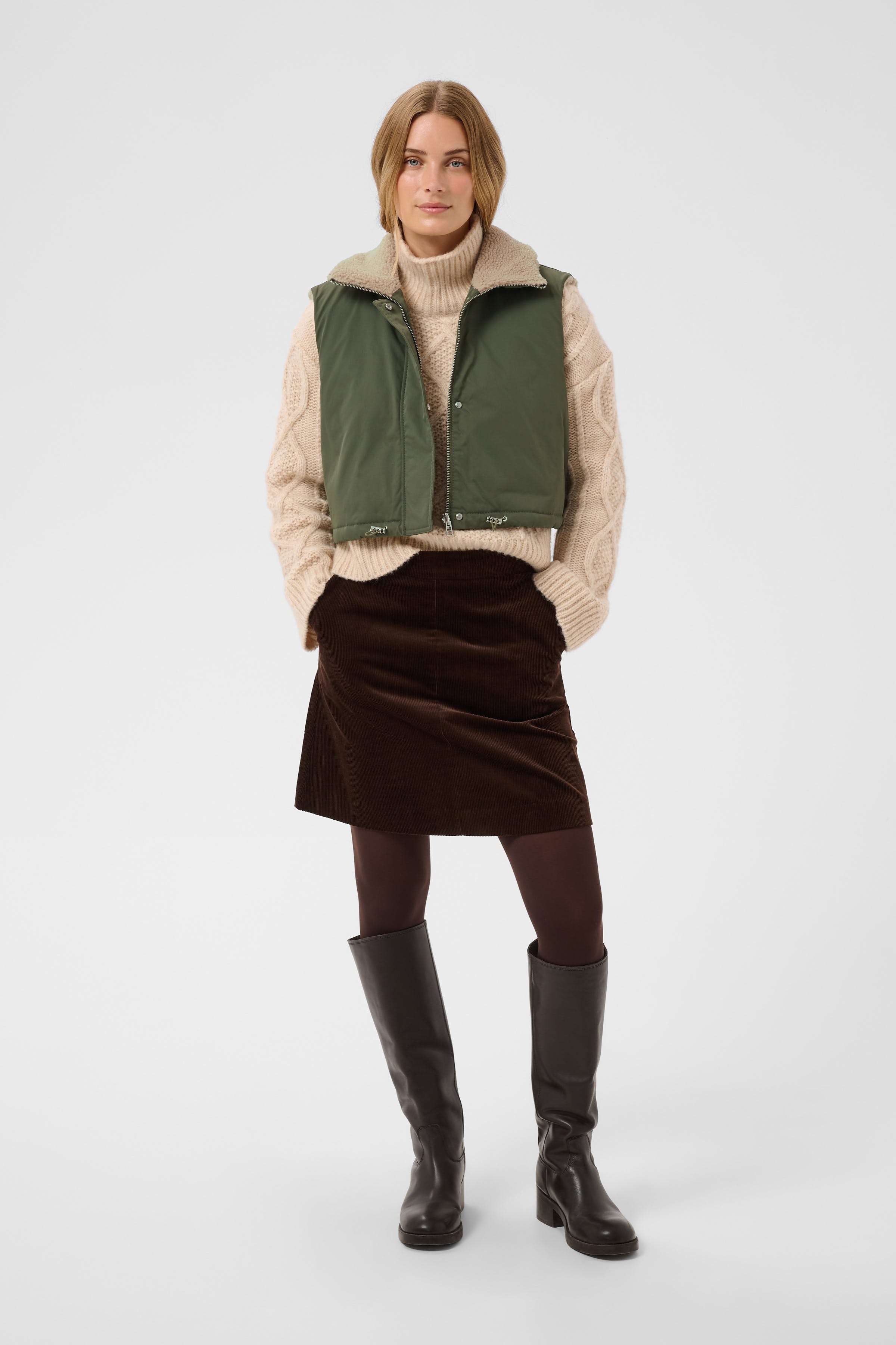 CathlinPW Warm vest LOOKBOOK FRONT 30310745-190312