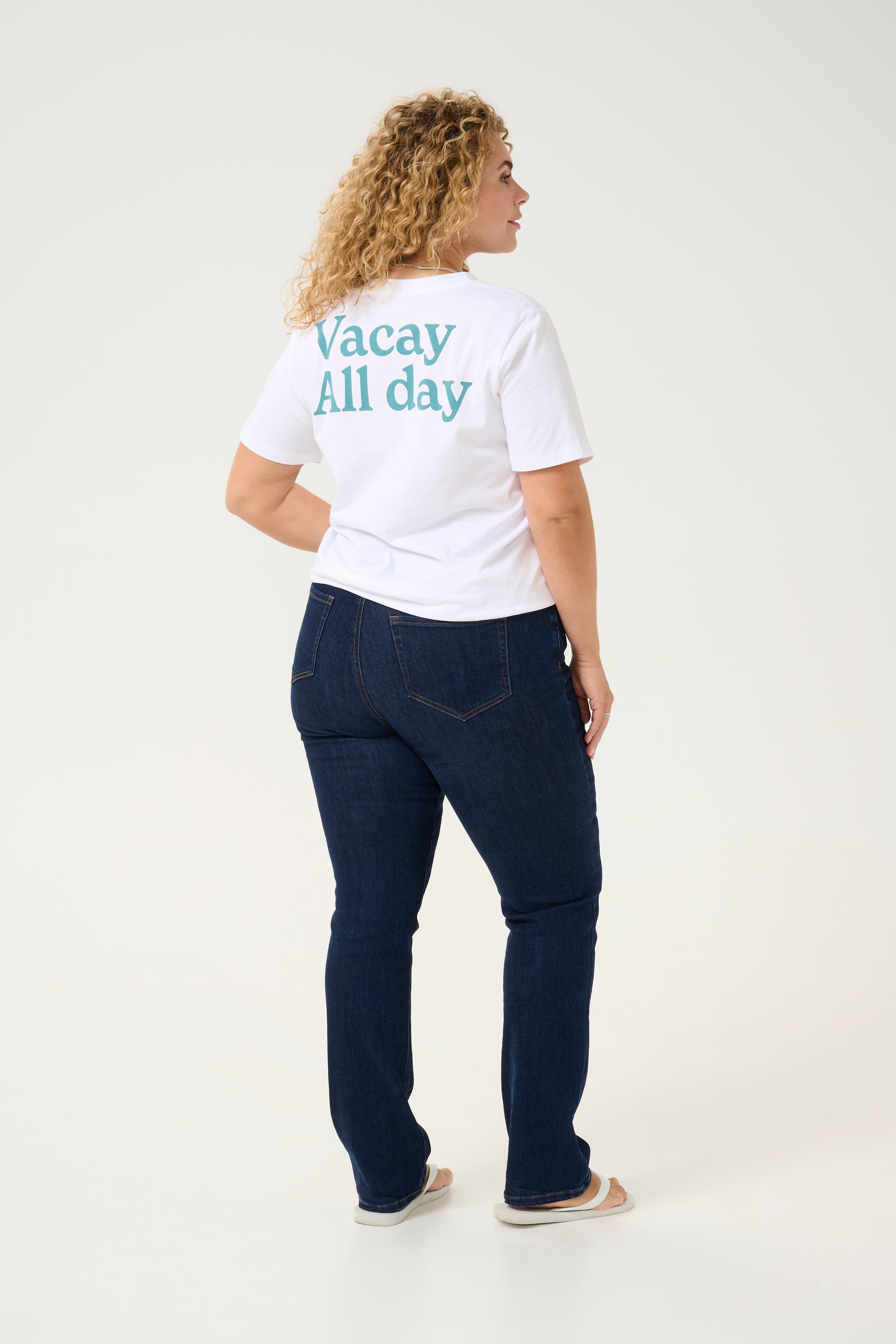 KCvalia T-shirt LOOKBOOK BACK 10583260-110601