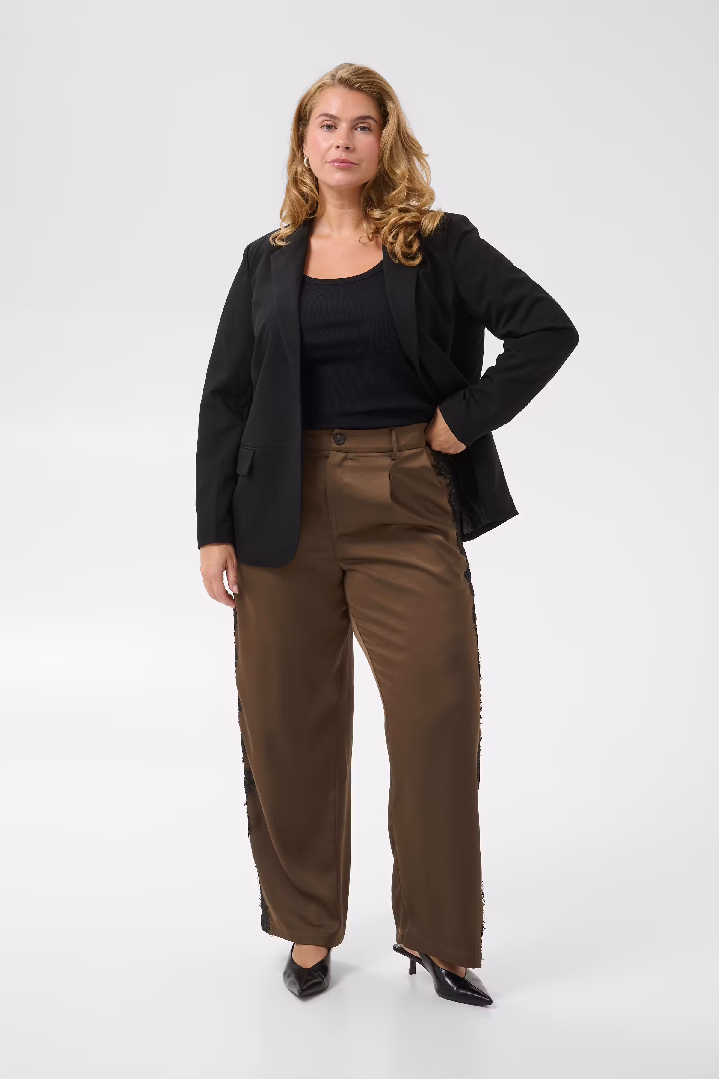 KCthilda Hose LOOKBOOK FRONT 10584980-191314
