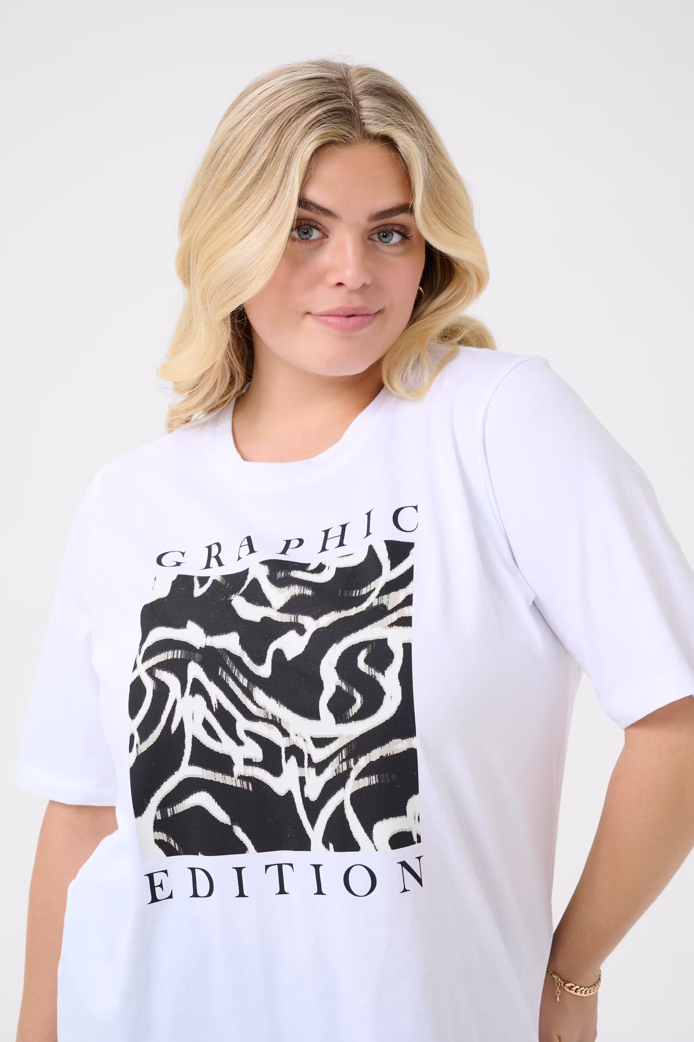 KCviva T-shirt LOOKBOOK DETAIL 10583499-107791