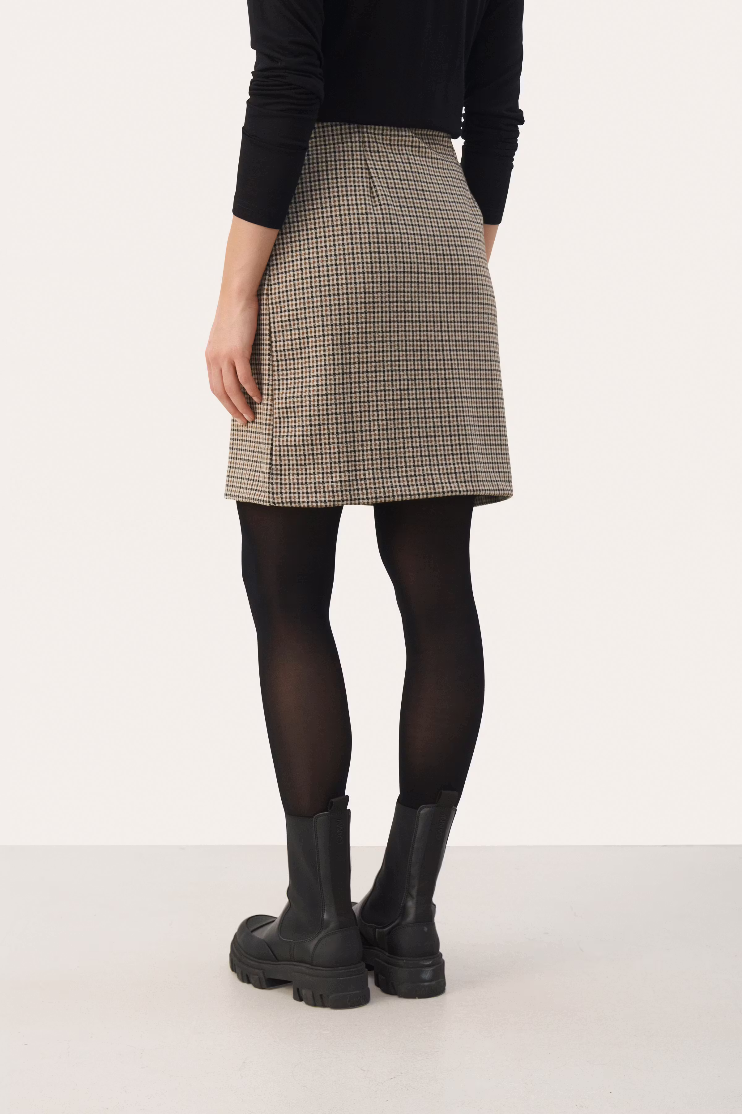 CorinnePW Skirt LOOKBOOK BACK 30308005-300958