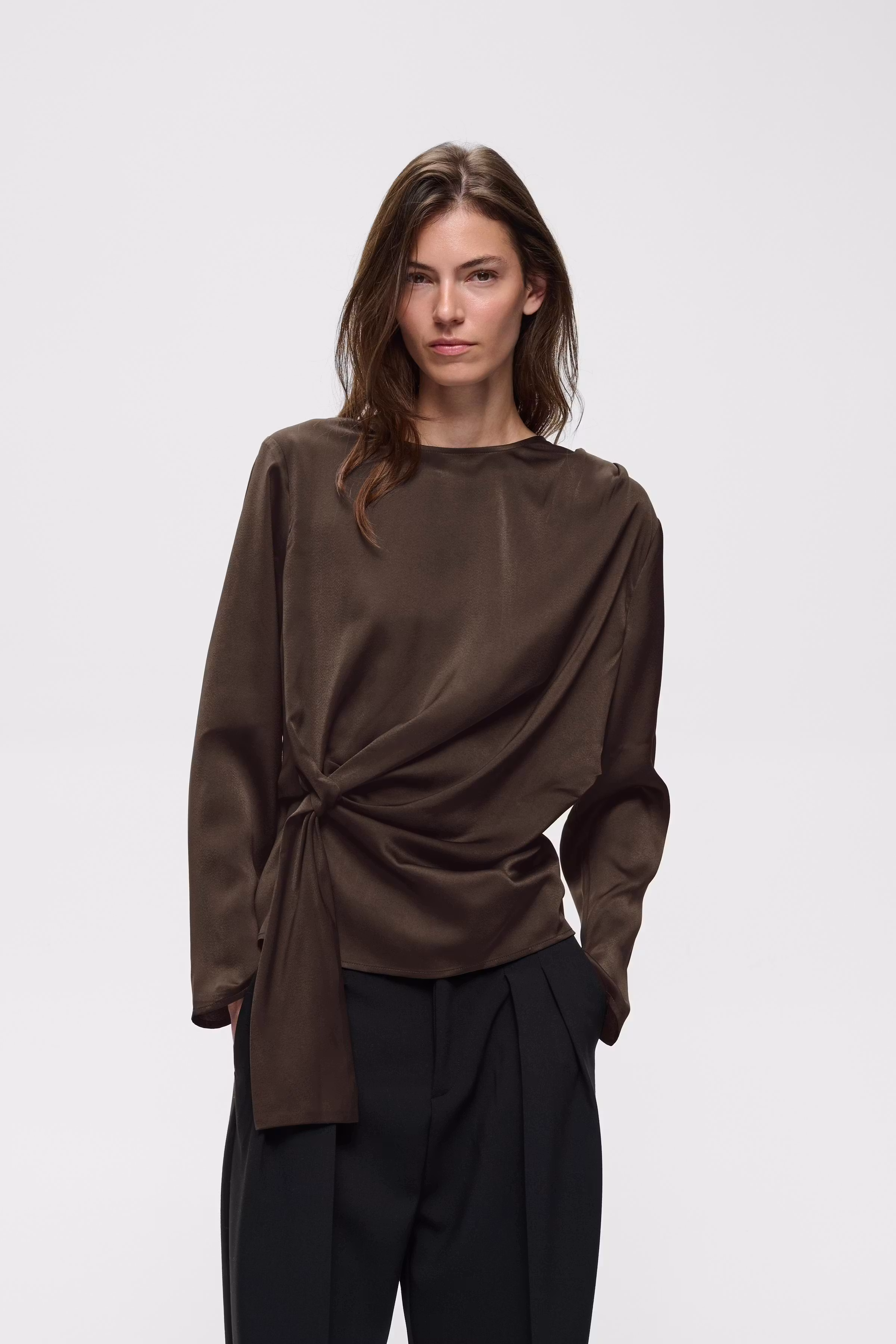 SATINEIW Blouse LOOKBOOK FRONT 30113429-191109