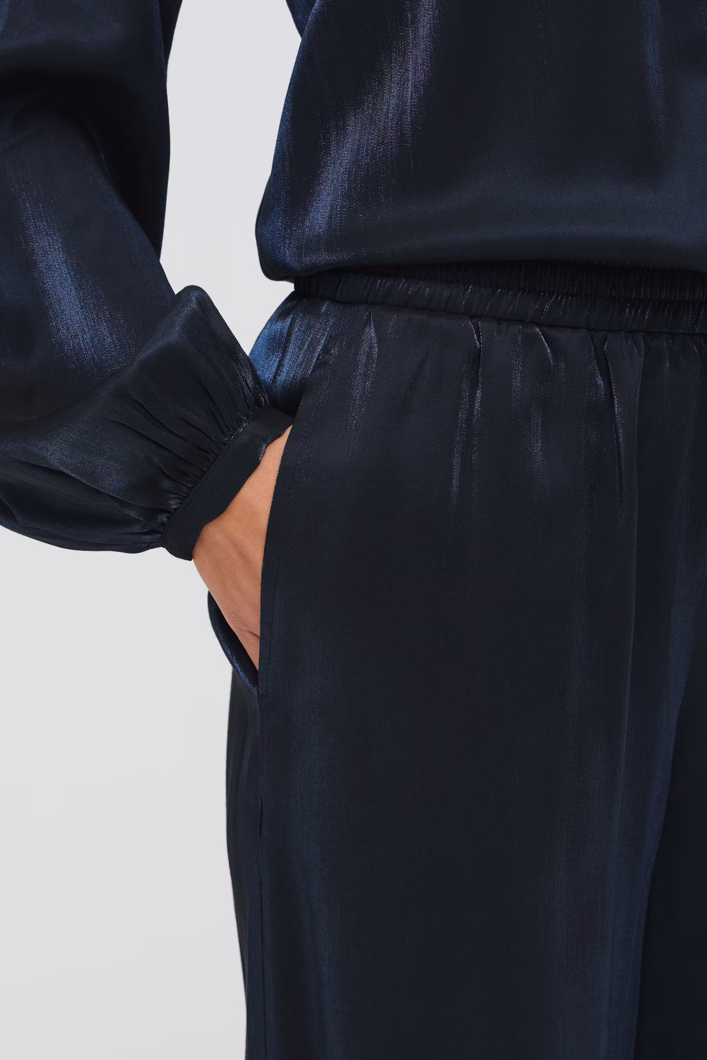 FRHIRA Hose LOOKBOOK DETAIL 20618669-194011