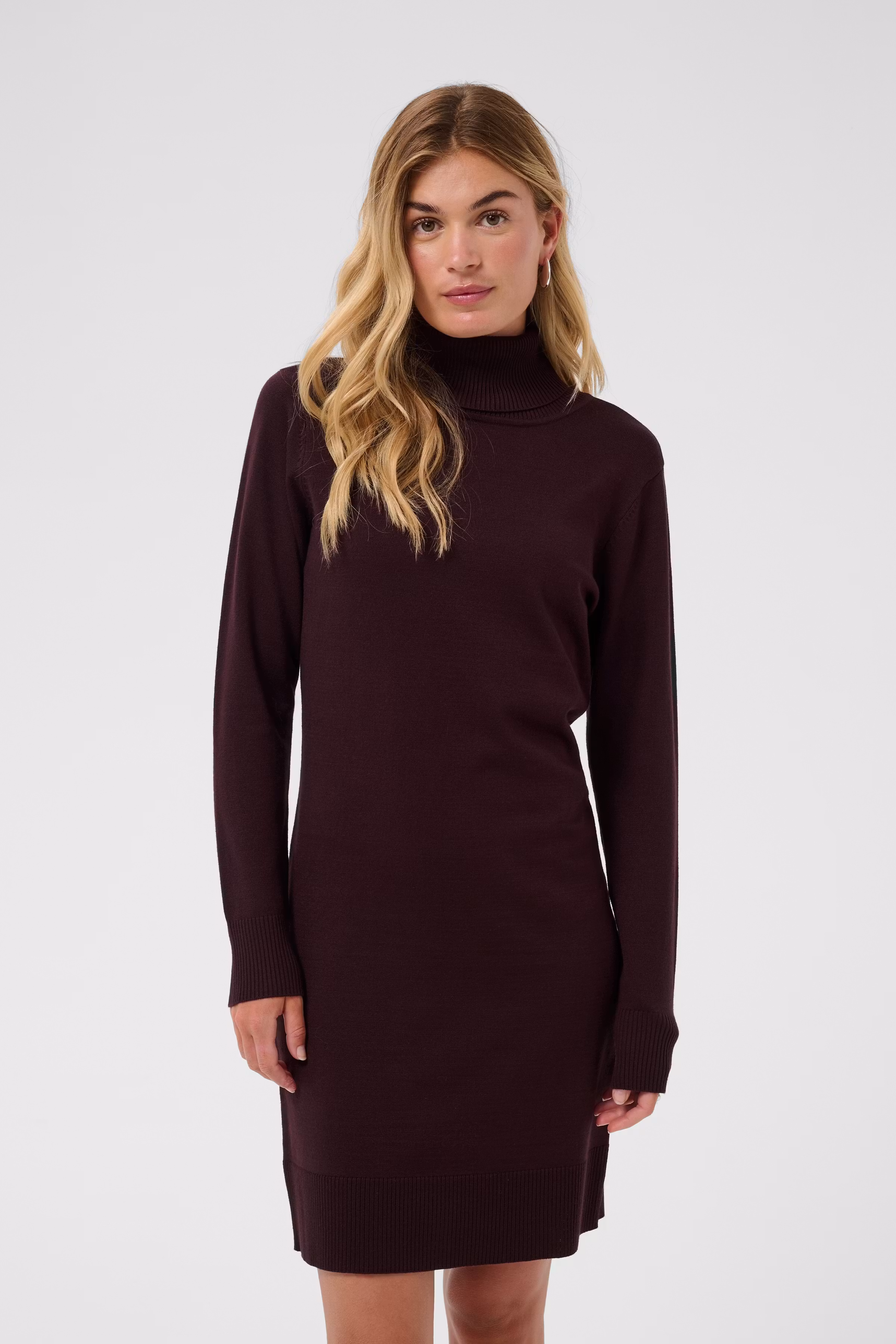 MilaSZ Rollneck Dress LOOKBOOK FRONT 30501696-191110