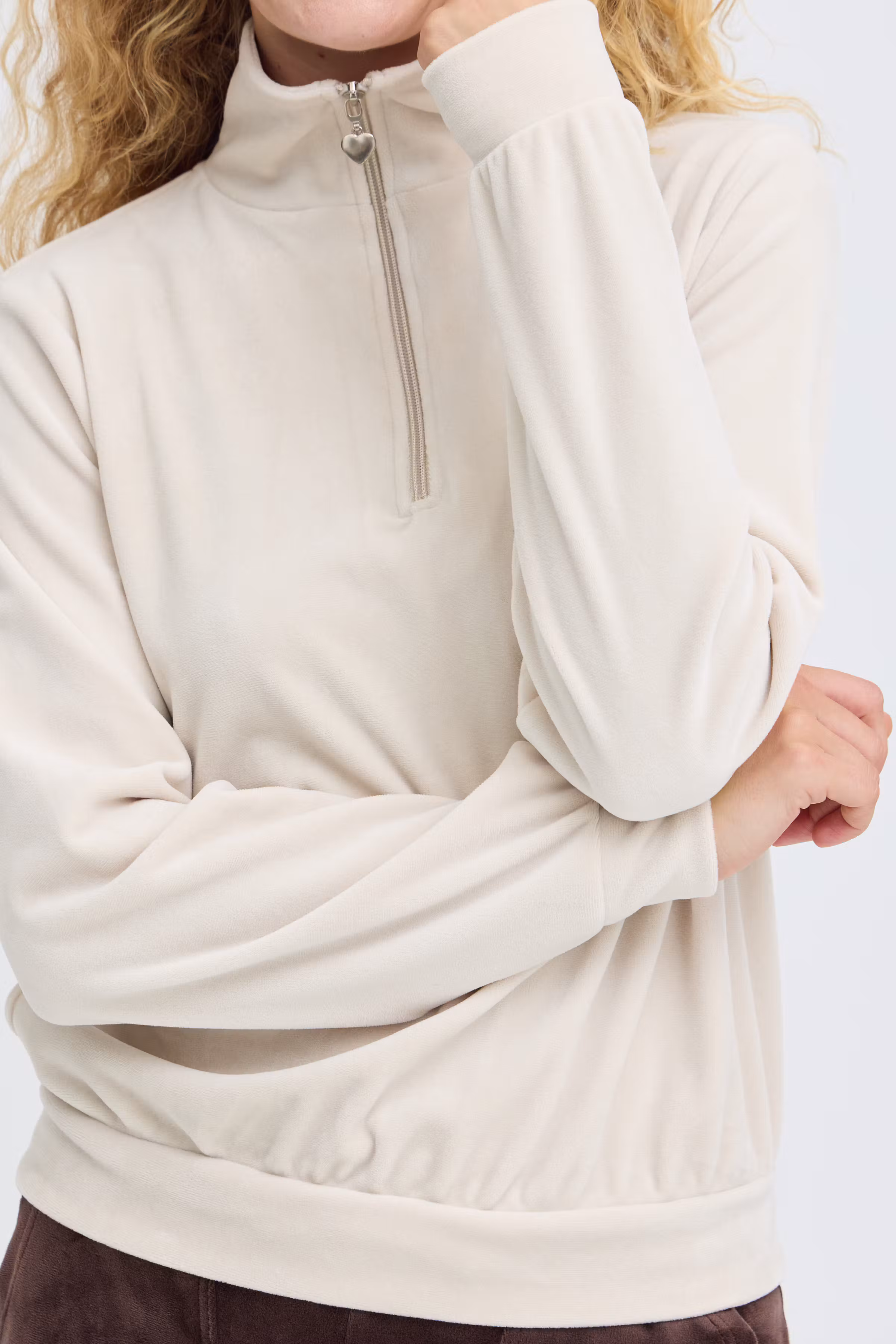 BYMITZA Sweatshirt LOOKBOOK DETAIL 20819758-130401