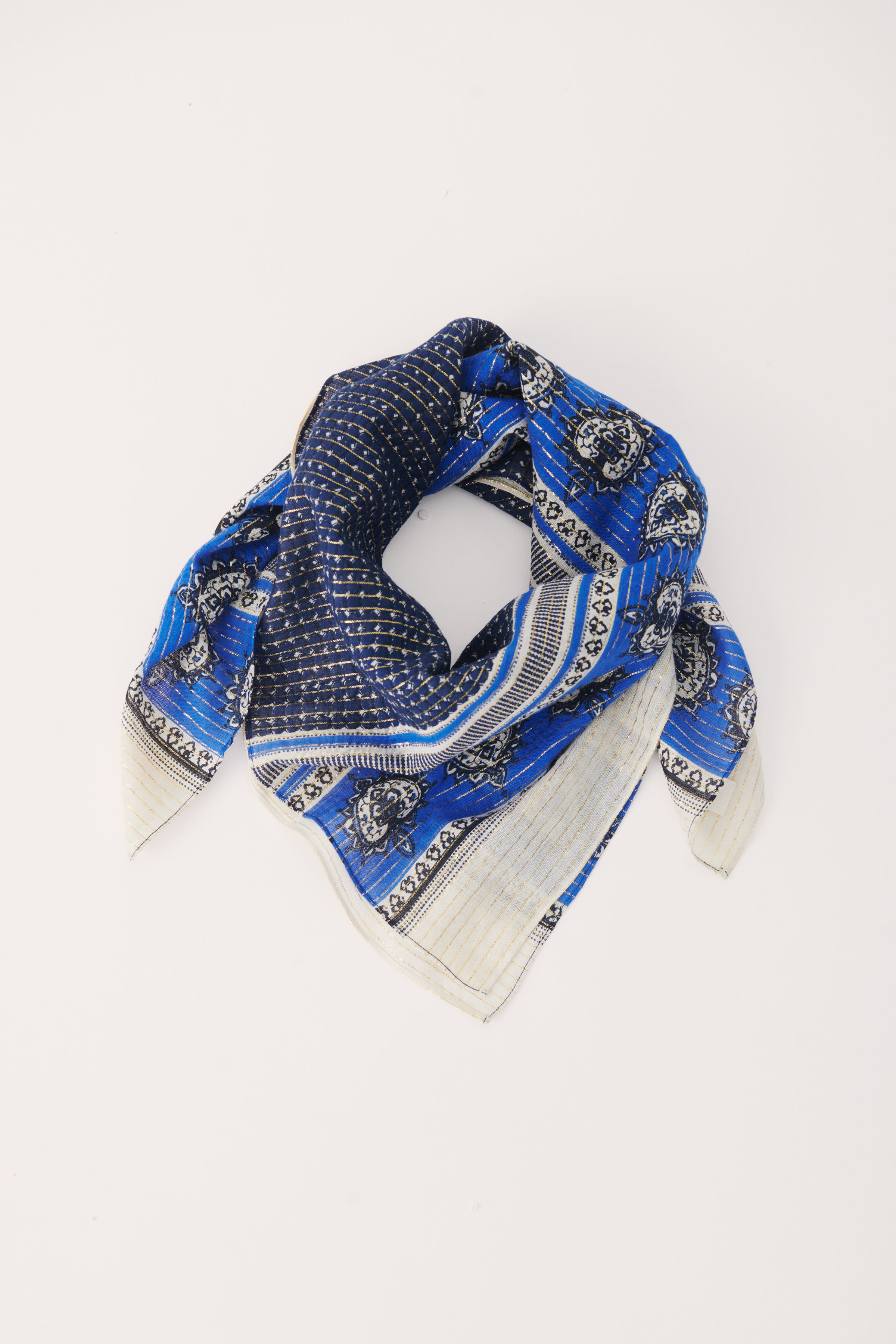 AdiaPW Scarf LOOKBOOK FRONT 30304890-301422