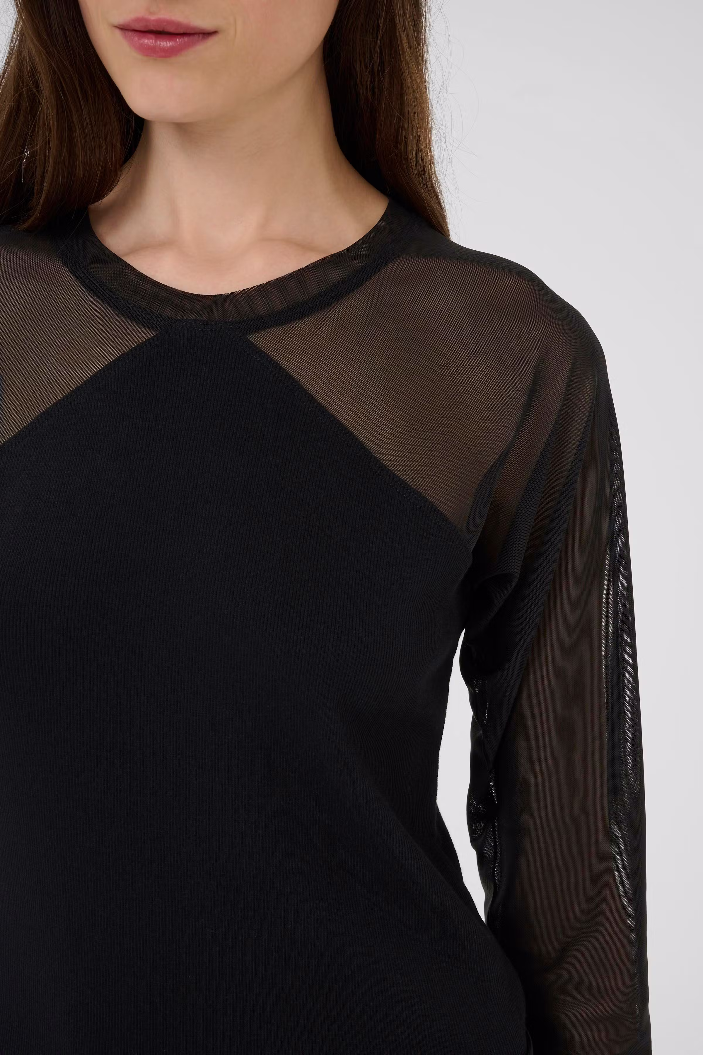 KBDafne T-shirt LOOKBOOK DETAIL 10105800-194008