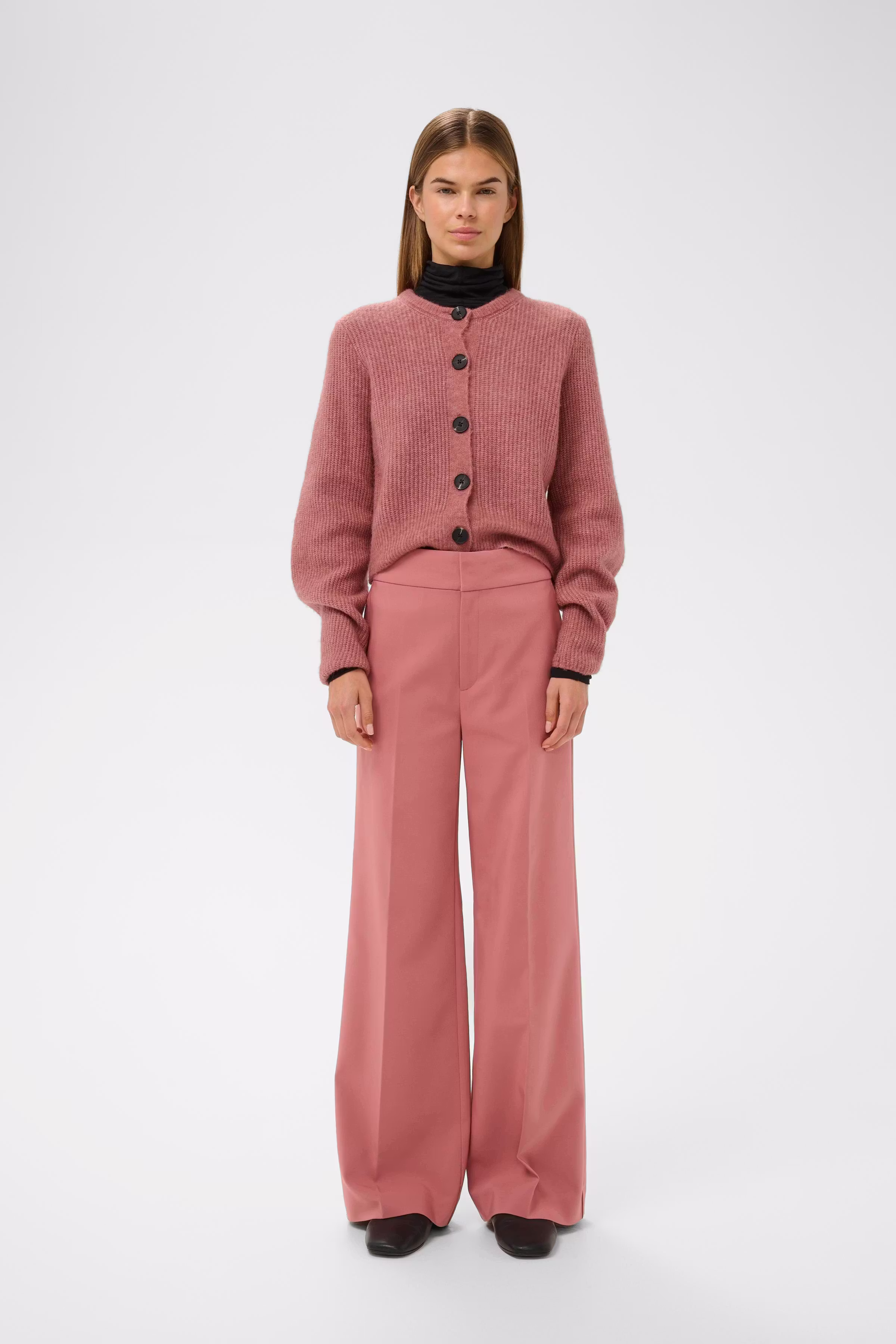 NIASIW Cardigan LOOKBOOK FRONT 30112297-181435