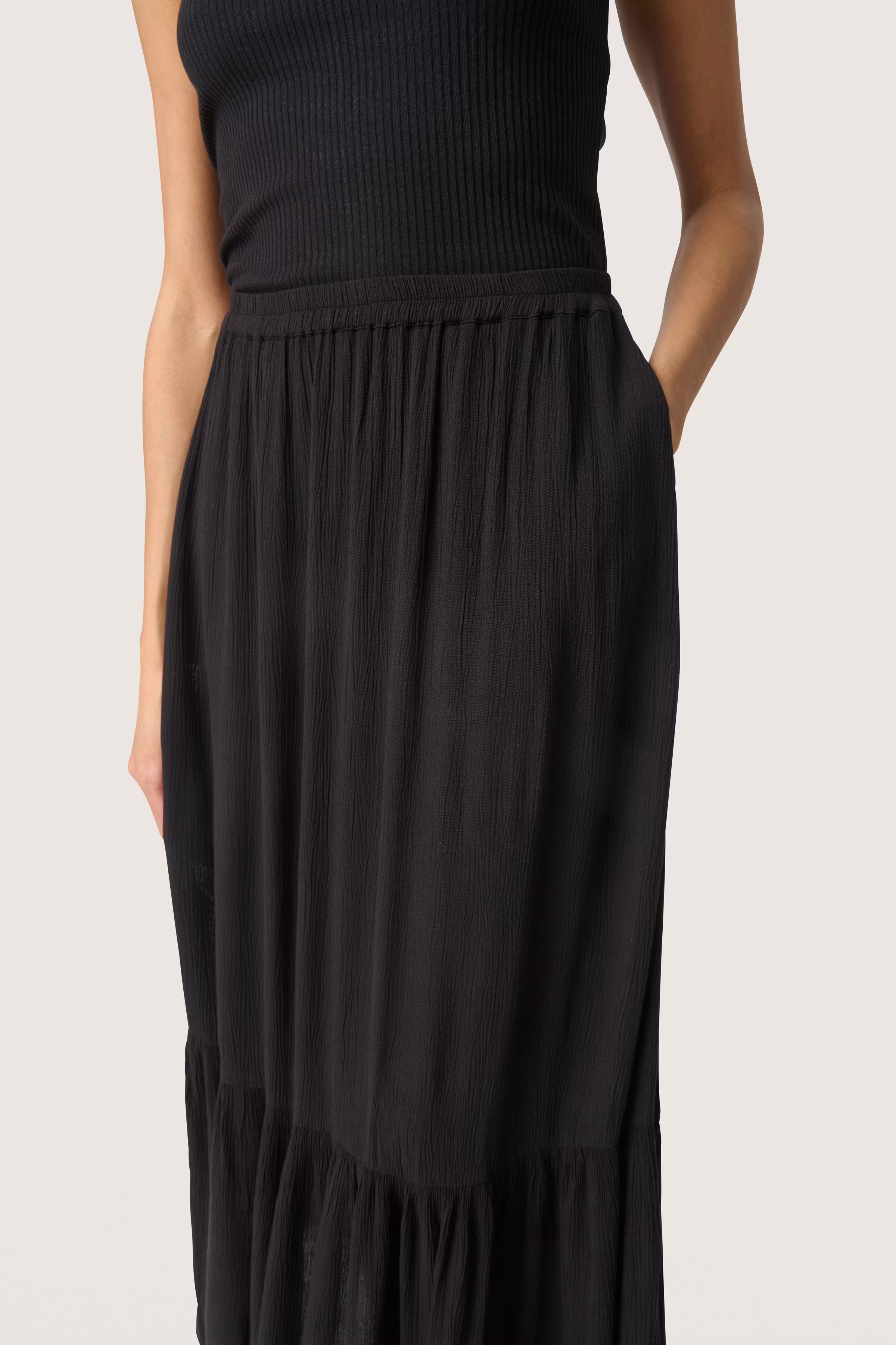 SLElonor Skirt LOOKBOOK DETAIL 30408208-194008