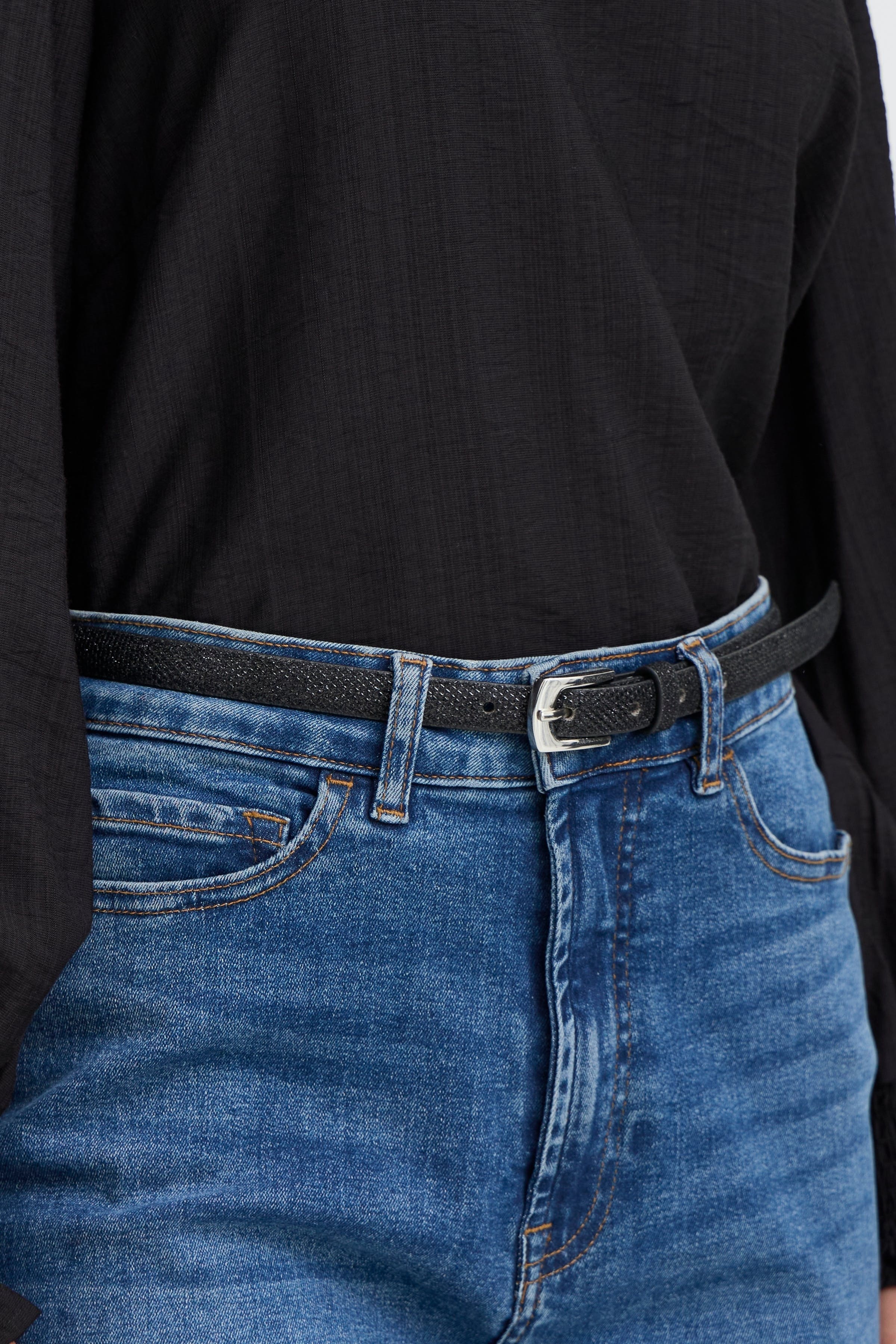 IASUTIN Belt LOOKBOOK FRONT 20120281-194008