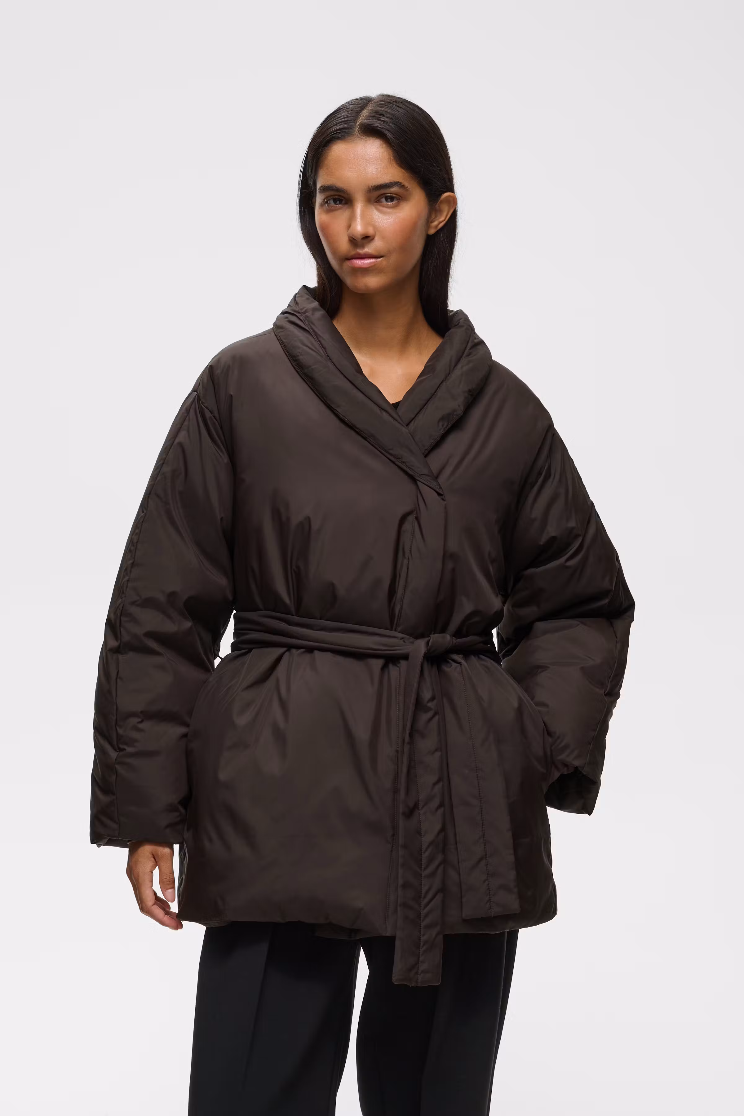 ZINNAHIW Mantel LOOKBOOK FRONT 30112660-191109