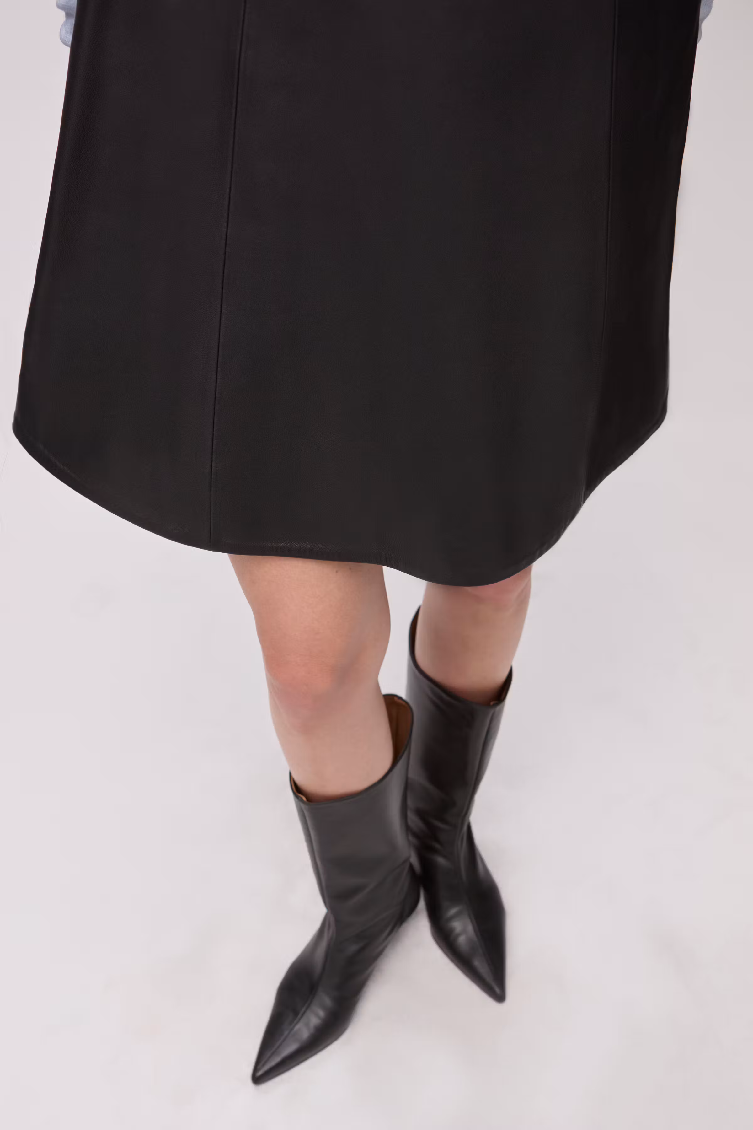 IOLoretta Dress LOOKBOOK FRONT 30600112-BK999