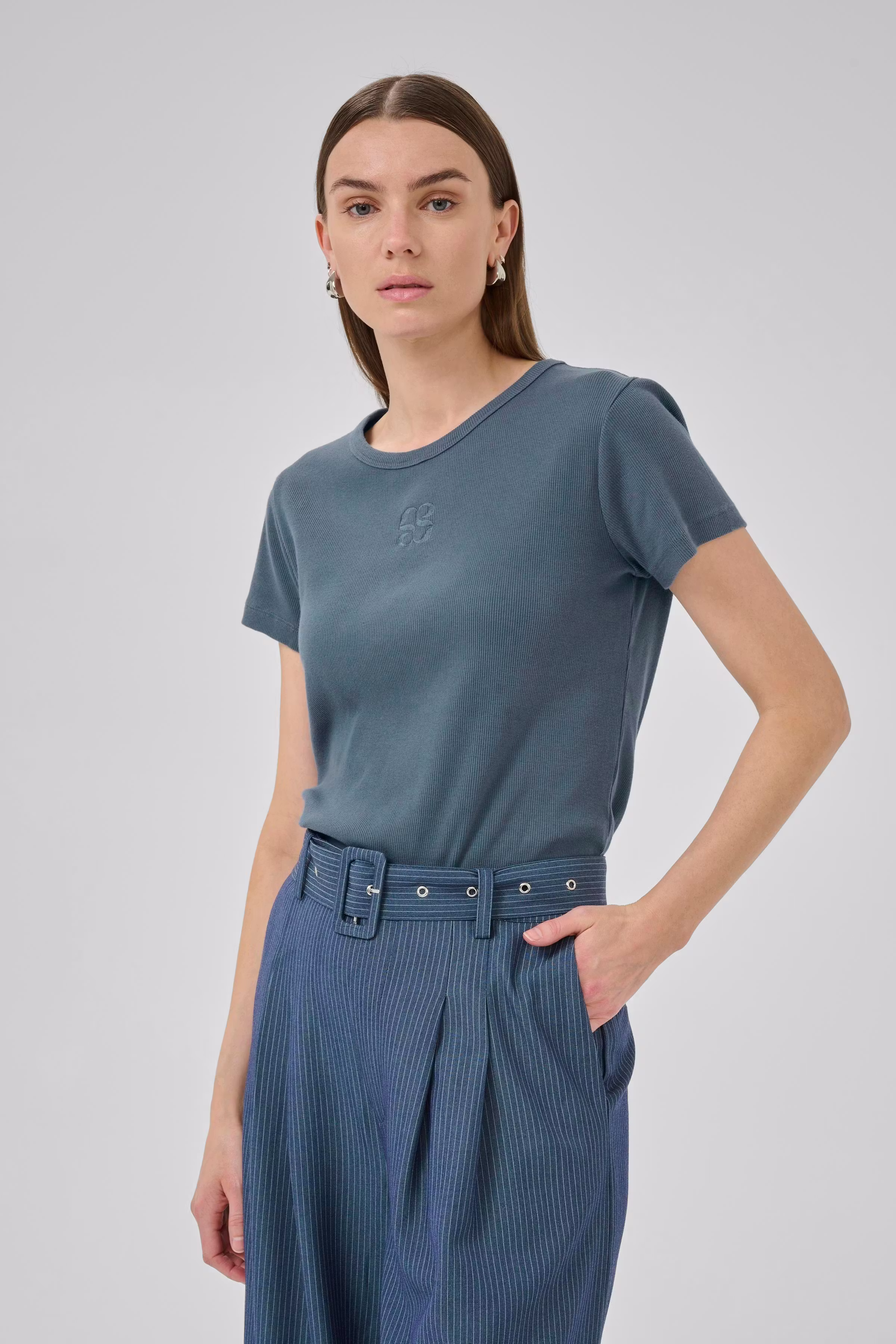 09 THE MANDY TEE LOOKBOOK FRONT 10704859-194220