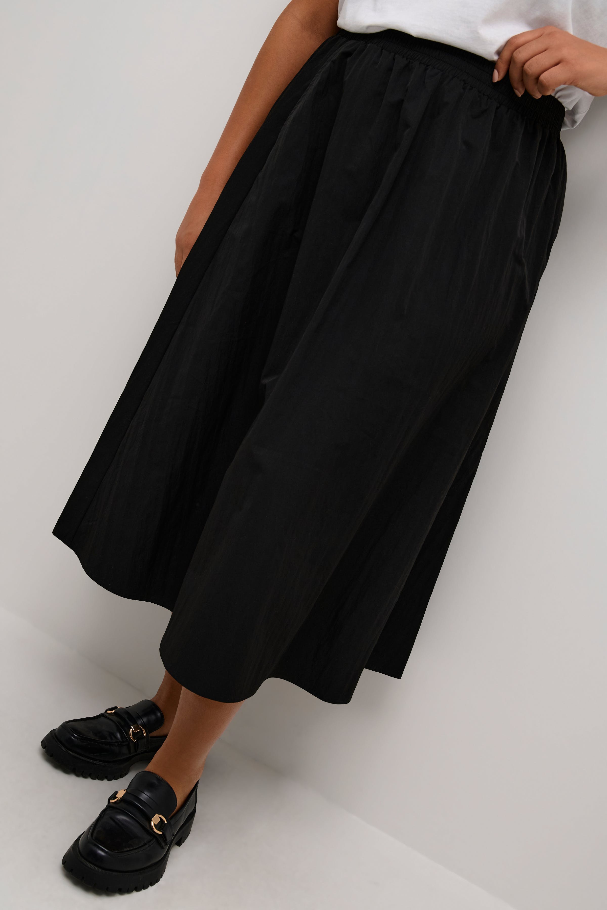 KCeva Skirt LOOKBOOK DETAIL 10582507-100121