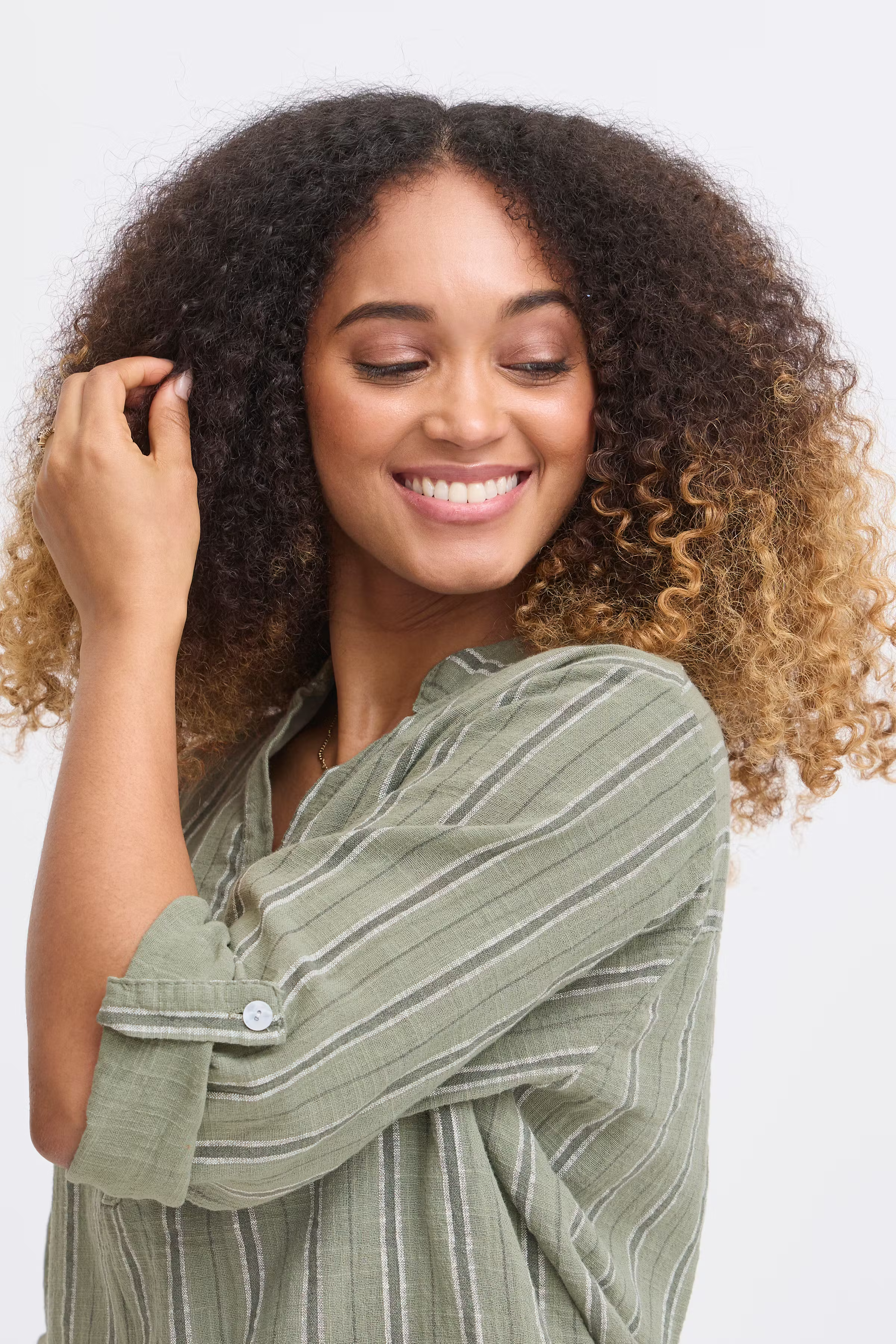 SBALEXA Bluse LOOKBOOK DETAIL 22100927-180515