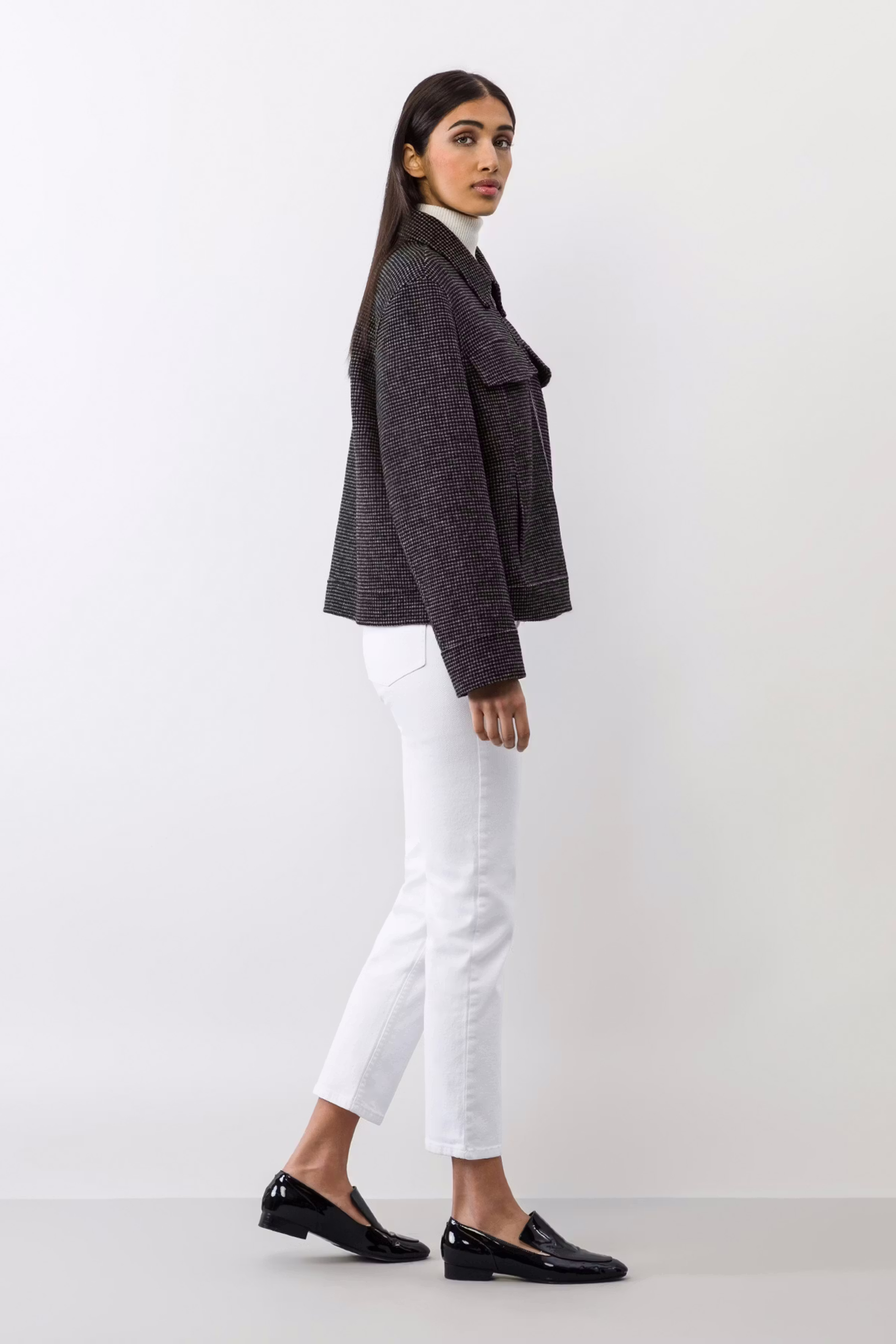 JULIA Blazer LOOKBOOK FRONT 30600240-MC2103