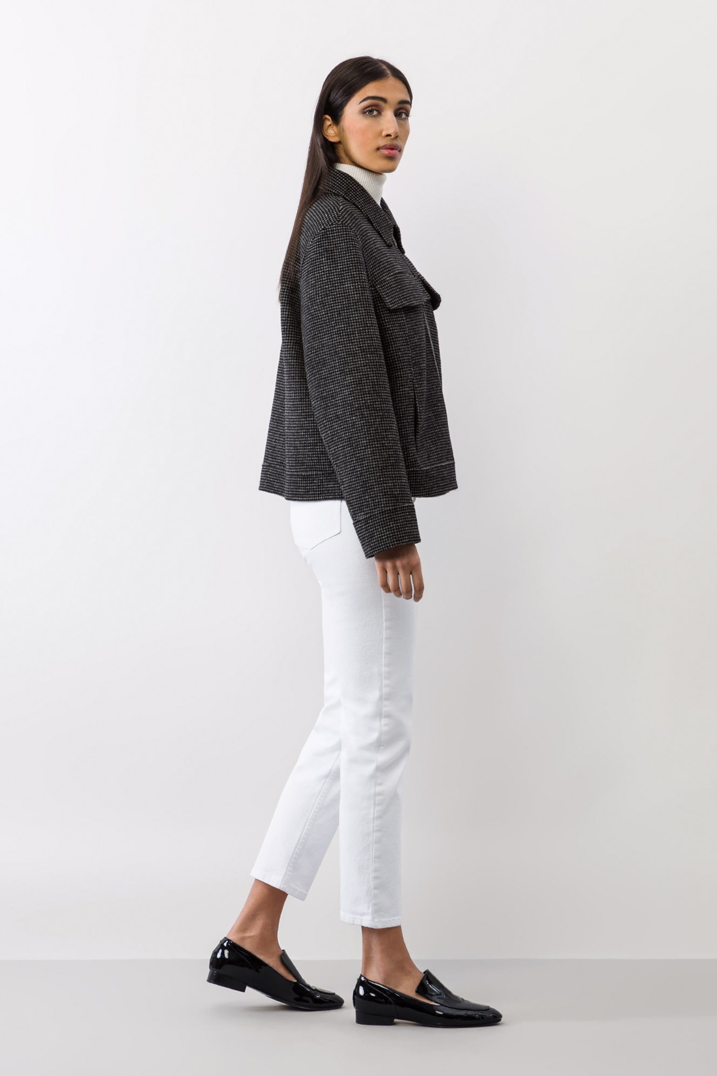 JULIA Blazer LOOKBOOK FRONT 30600240-MC2103